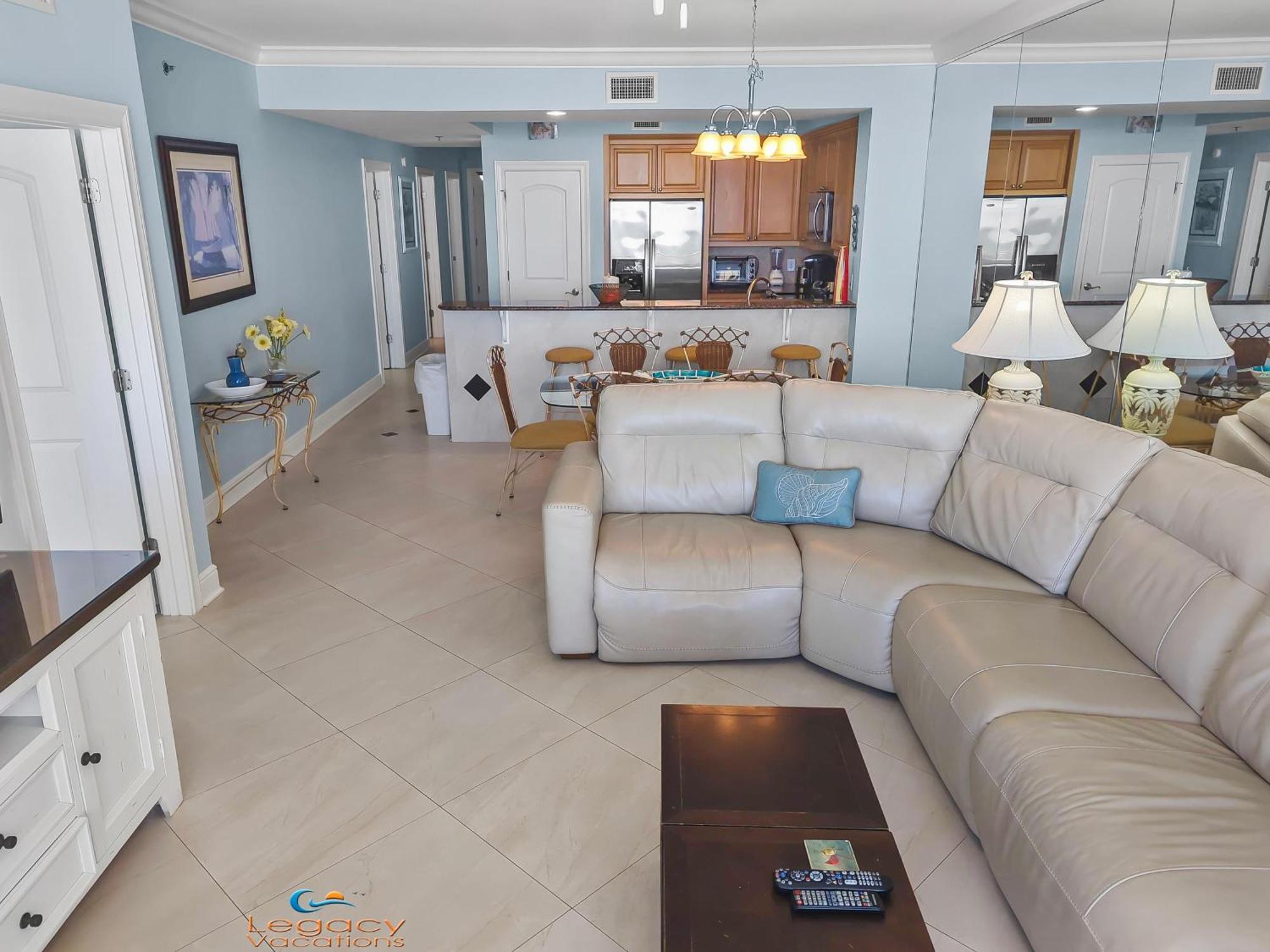 Apartment Azure #307 - 3bd Beachfront - King Beds!