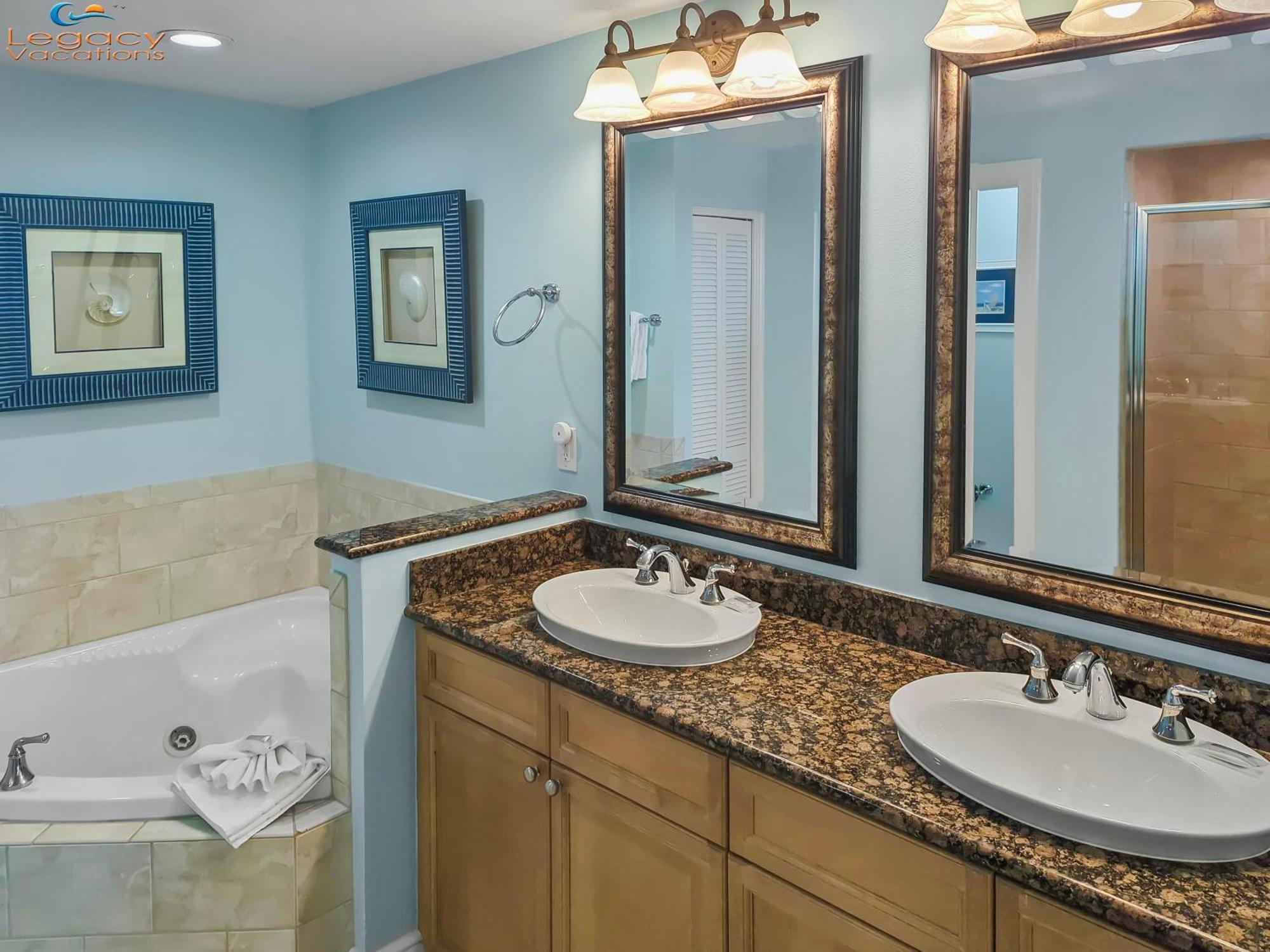 Apartment Azure #307 - 3bd Beachfront - King Beds! Fort Walton Beach