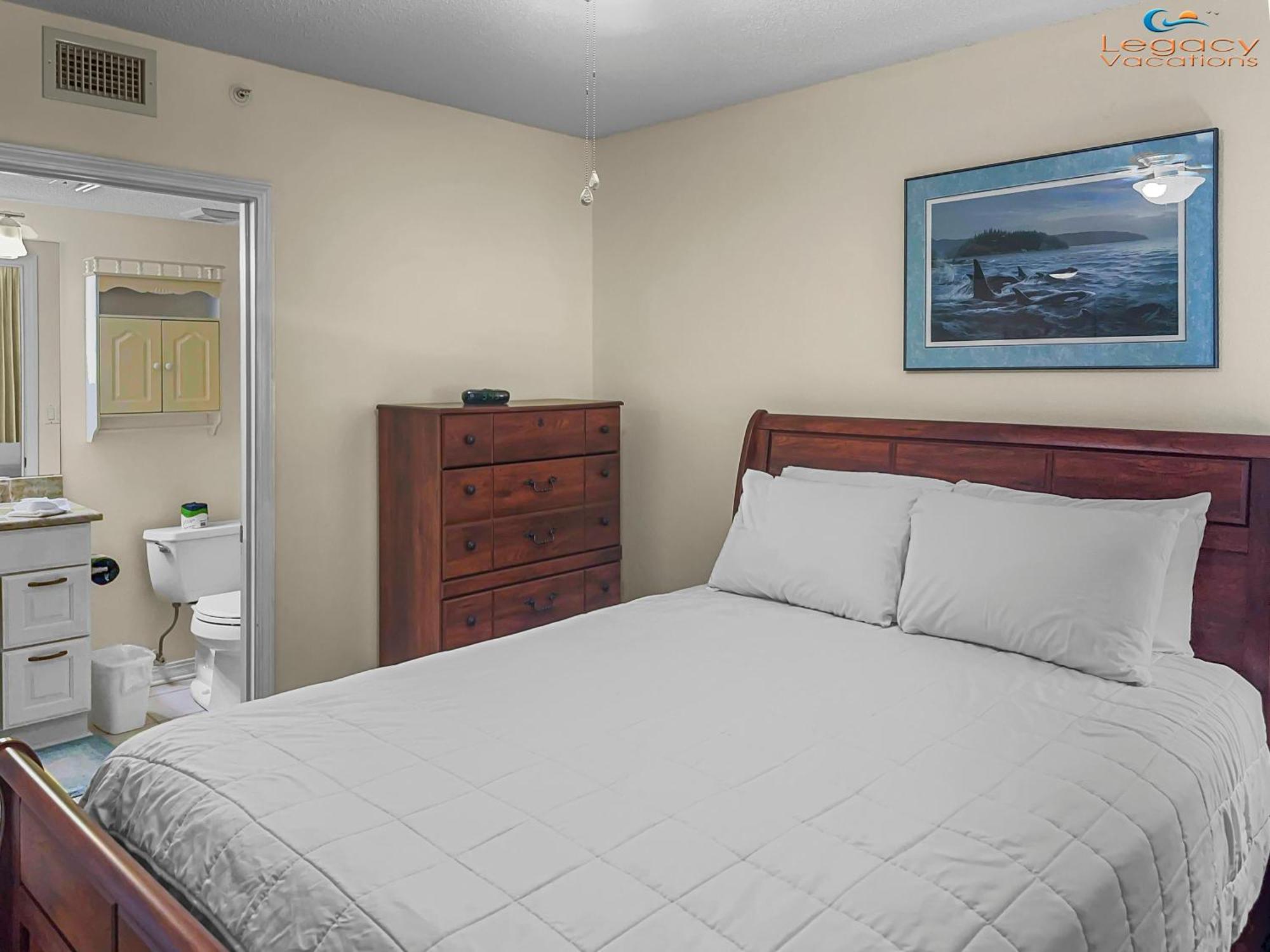 3 Bedroom Beachfront - Popular Dates Available! Holiday home *