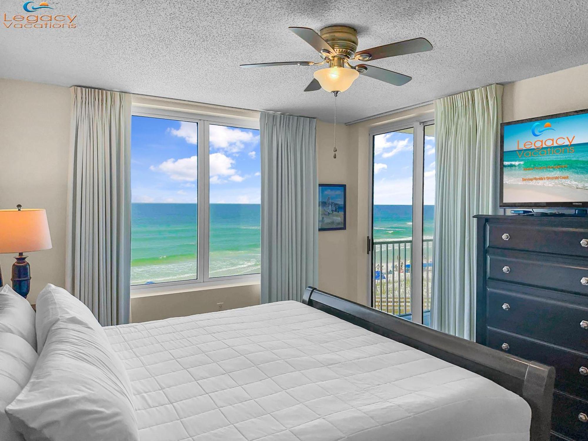 Holiday home 3 Bedroom Beachfront - Popular Dates Available!