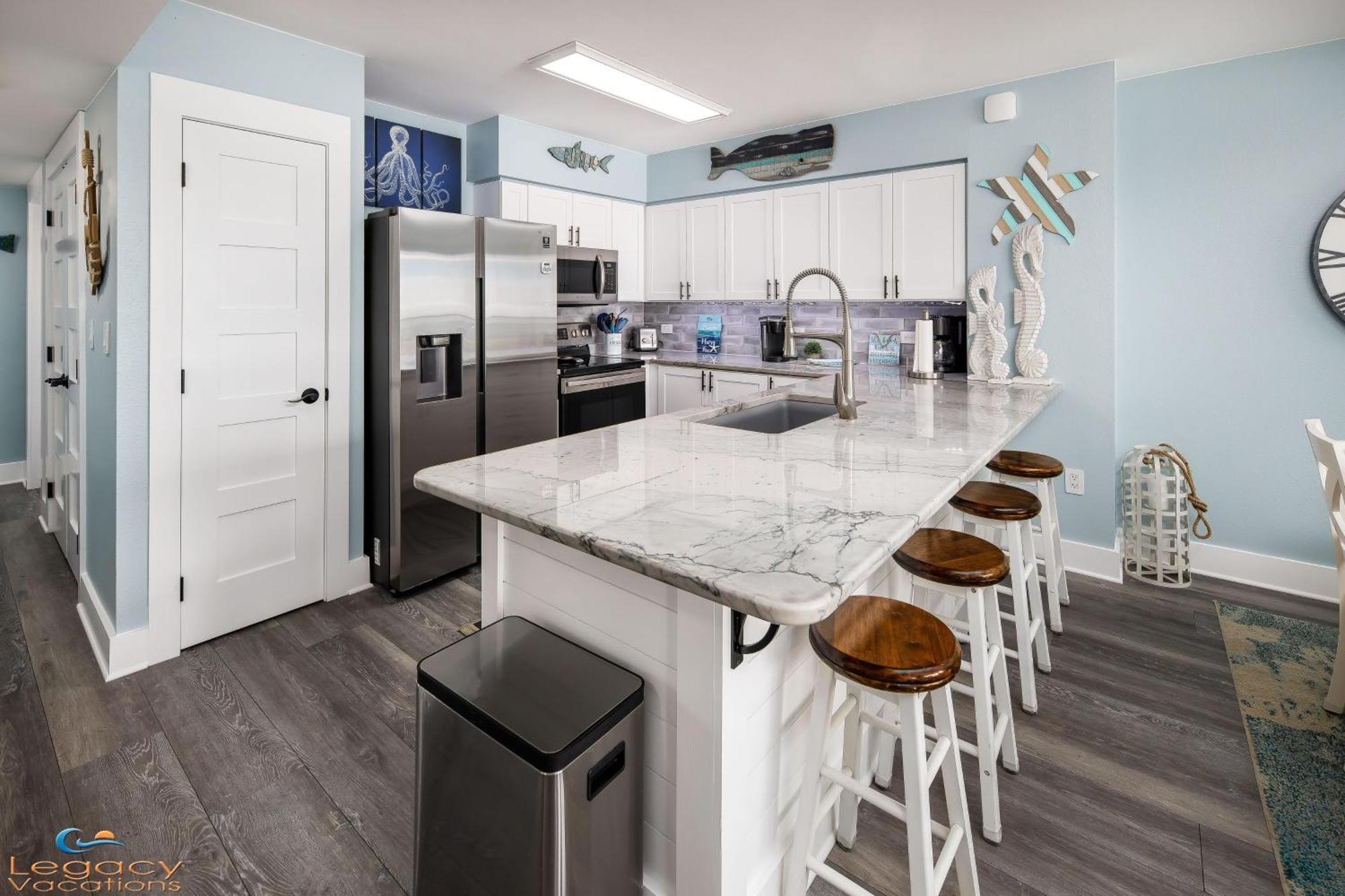 Ip510-beautifully 3bd Beachfront-beach Service Apartment *