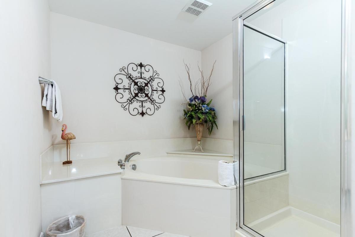 Smp 402 - Large 3 Bedroom Beachfront - Sleeps 10!