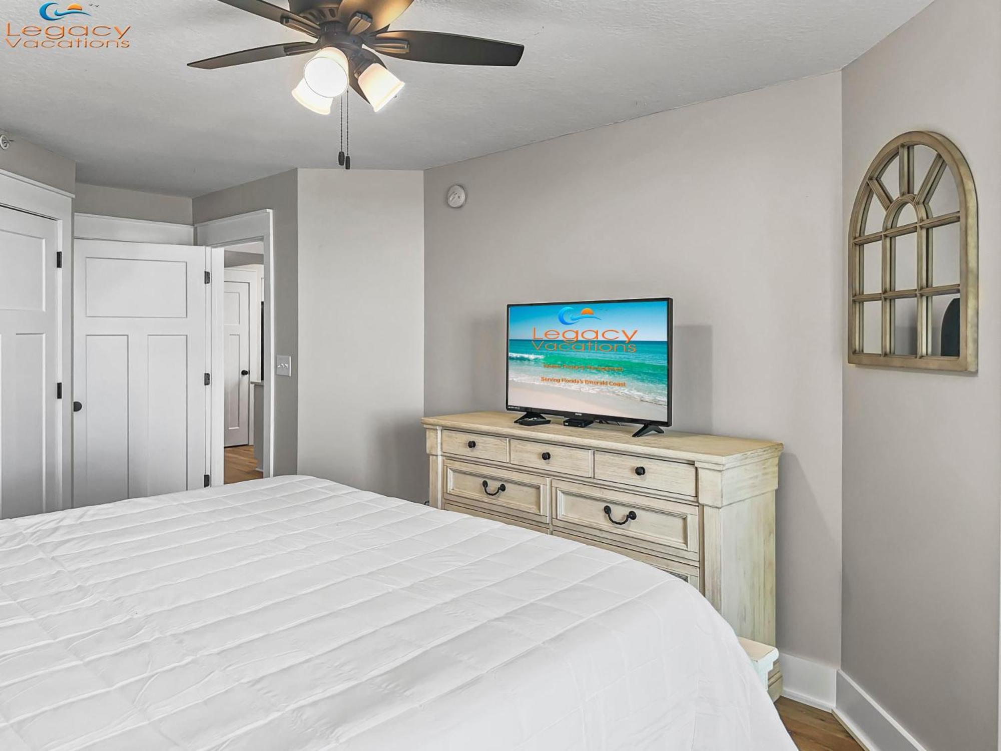 New Remodel - And Pool Access From Balcony! Apartment *