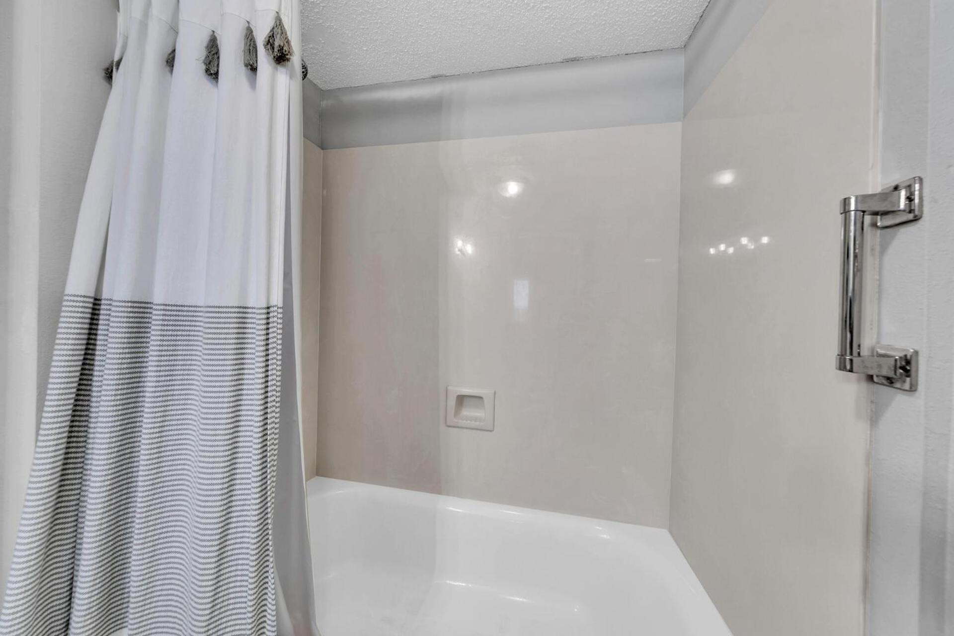 404 Summerlin By Alicia Hollis Realtor - Open Mar 3rd For 6 Nights