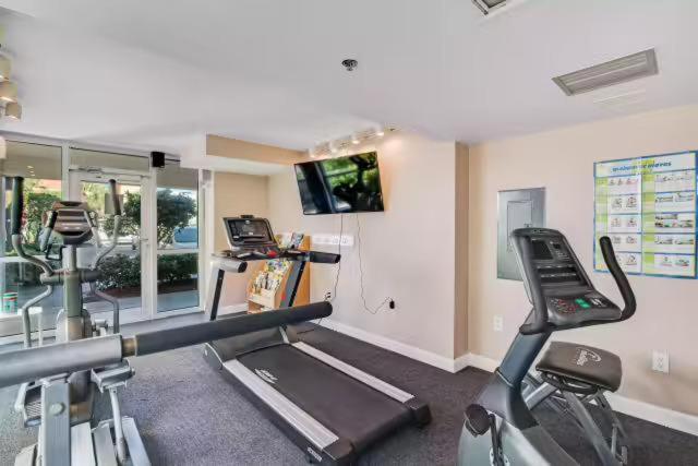 So 706 - Floor Updated 3bdr Beachfront Condo!