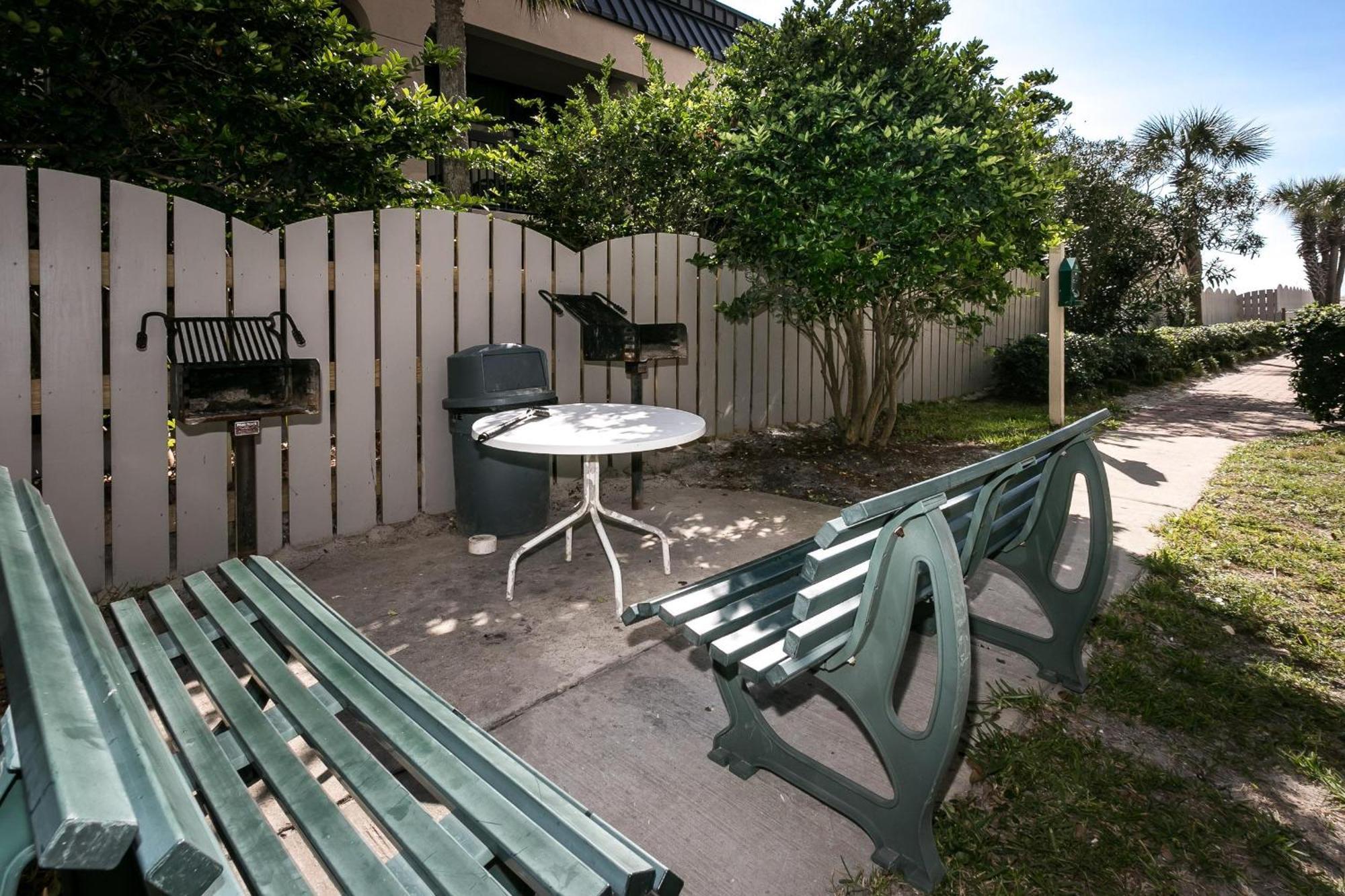 So 706 - Floor Updated 3bdr Beachfront Condo! Apartment
