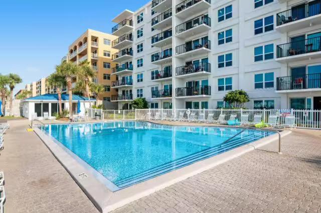So 706 - Floor Updated 3bdr Beachfront Condo! *