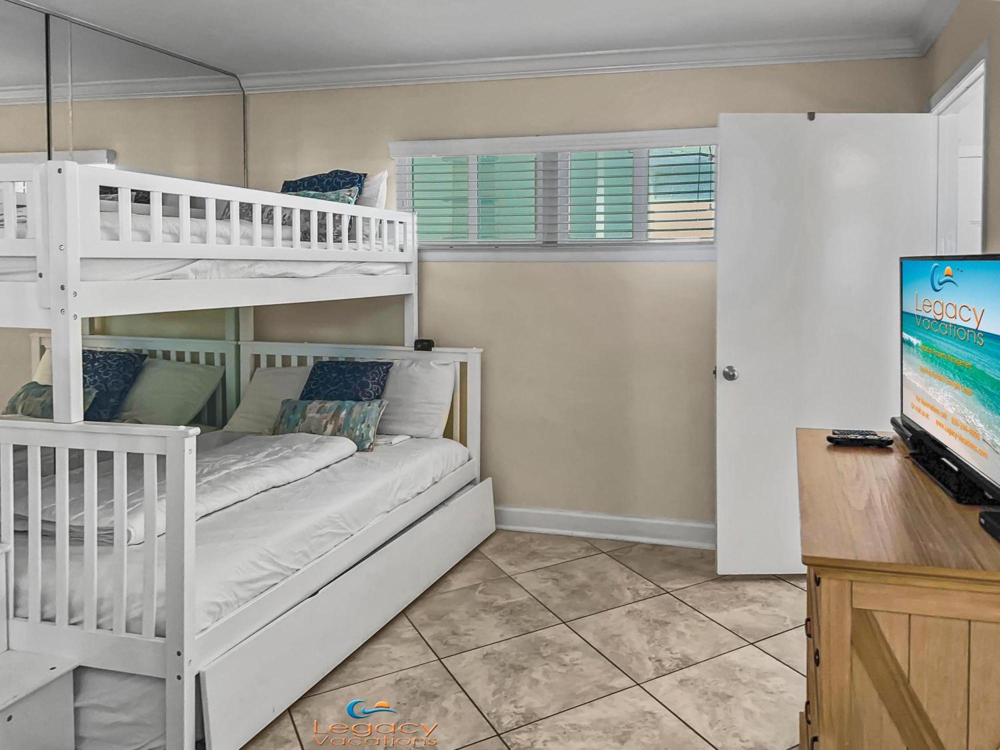 So 706 - Floor Updated 3bdr Beachfront Condo! * Fort Walton Beach