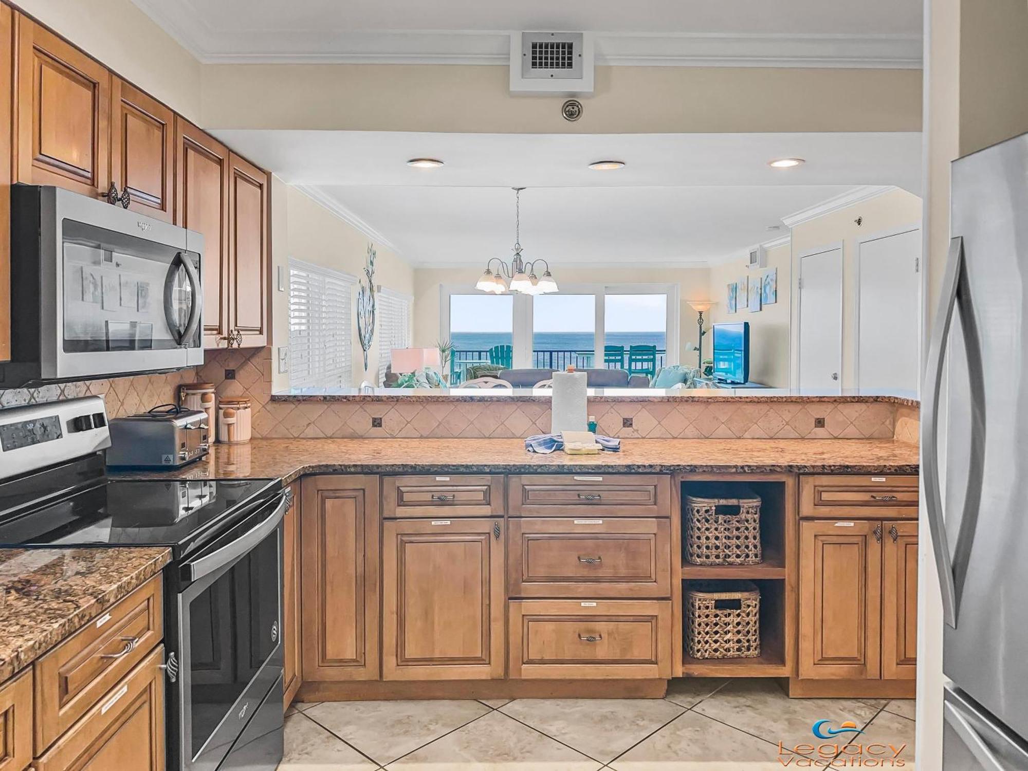 So 706 - Floor Updated 3bdr Beachfront Condo!