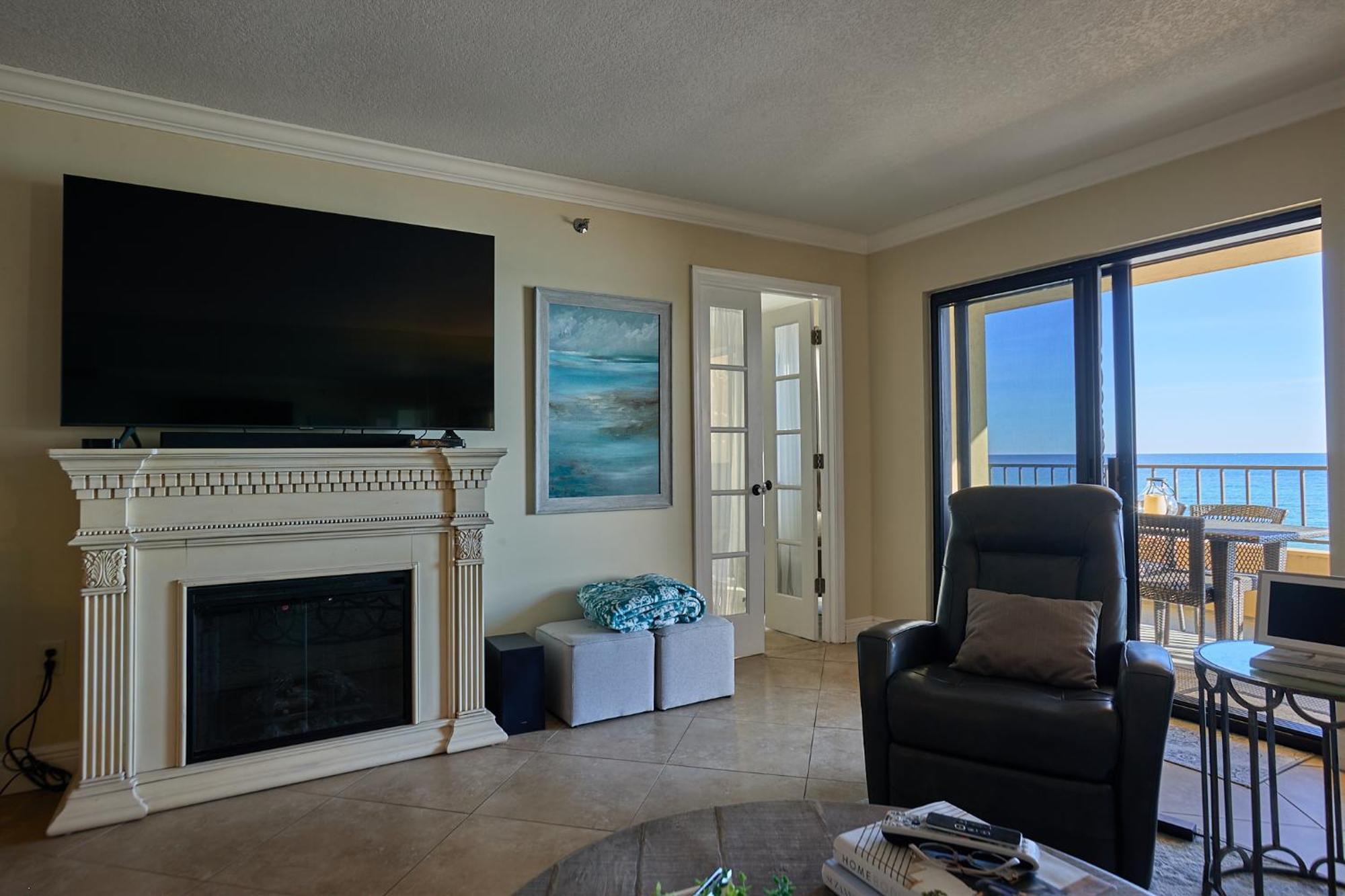 Apartment Elegant Spacious Beachfront, Free Seasonal Service, Huge Lanai Fort Walton Beach