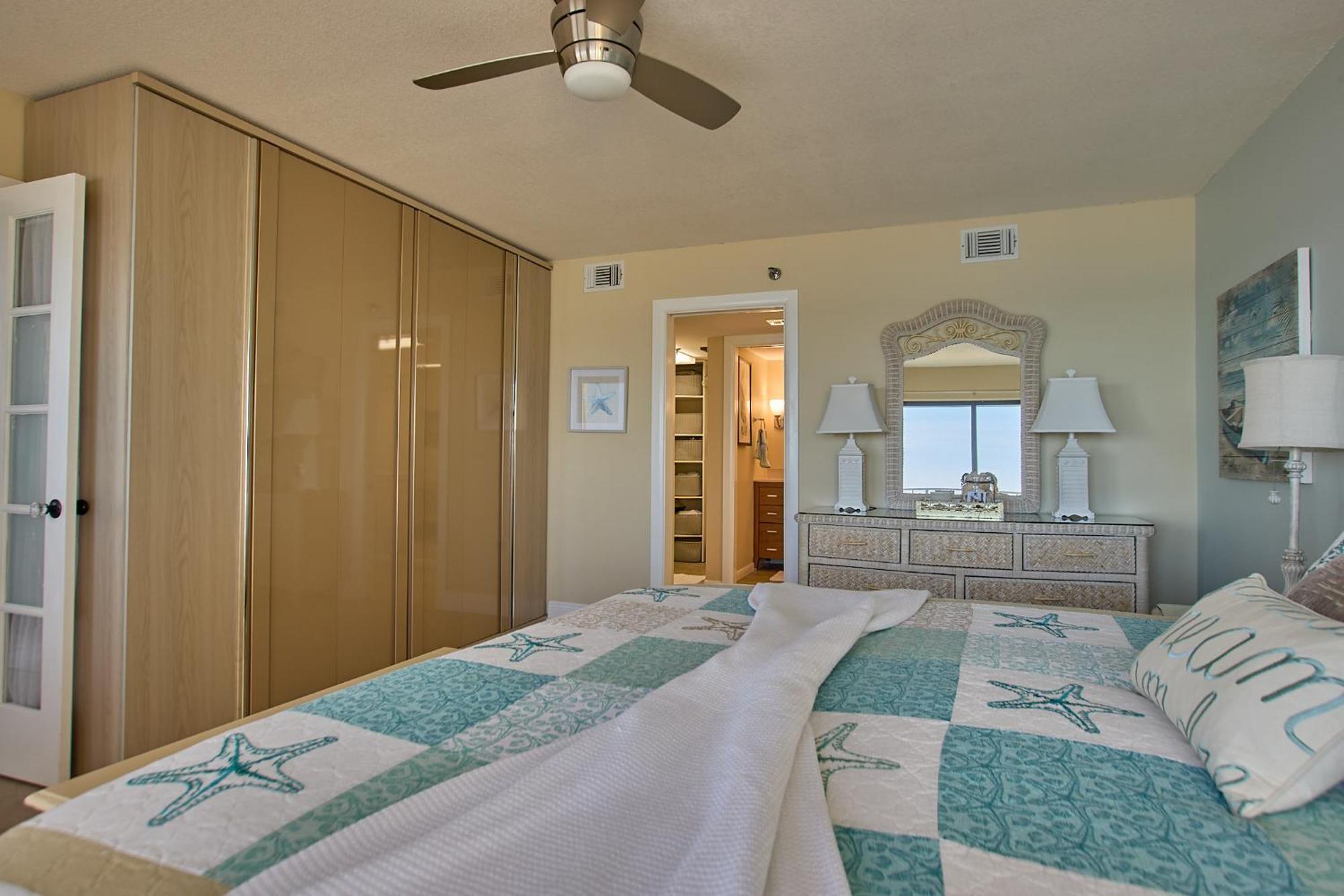 Elegant Spacious Beachfront, Free Seasonal Service, Huge Lanai Apartment Fort Walton Beach