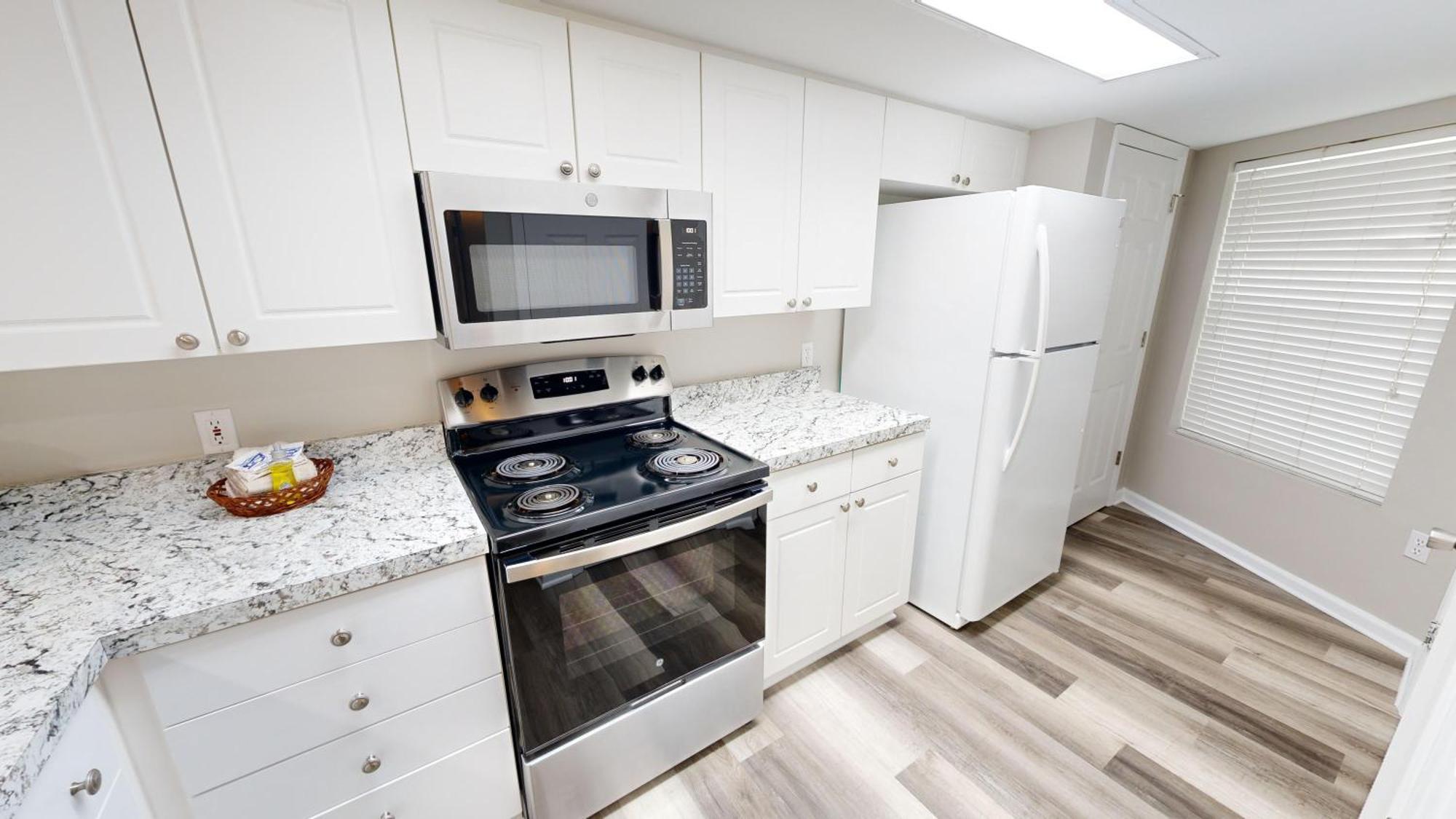 Seacrest 204- By Isle Apartment Fort Walton Beach