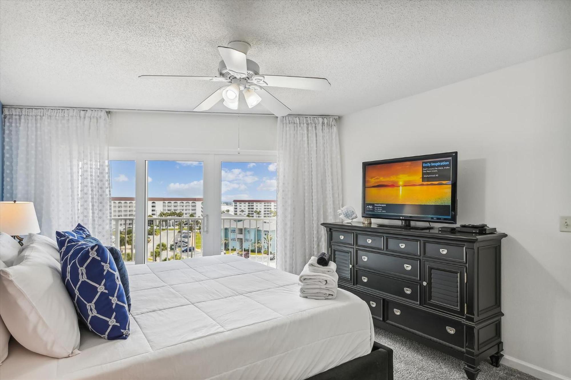 Seacrest 704- By Isle Apartment