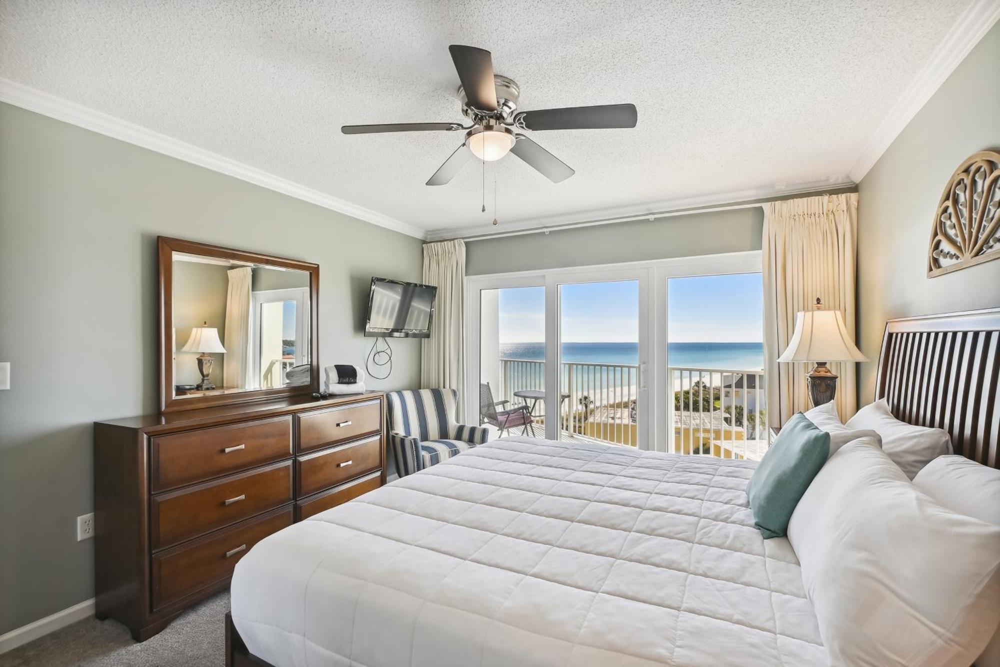 Apartment Seacrest 701b- By Isle