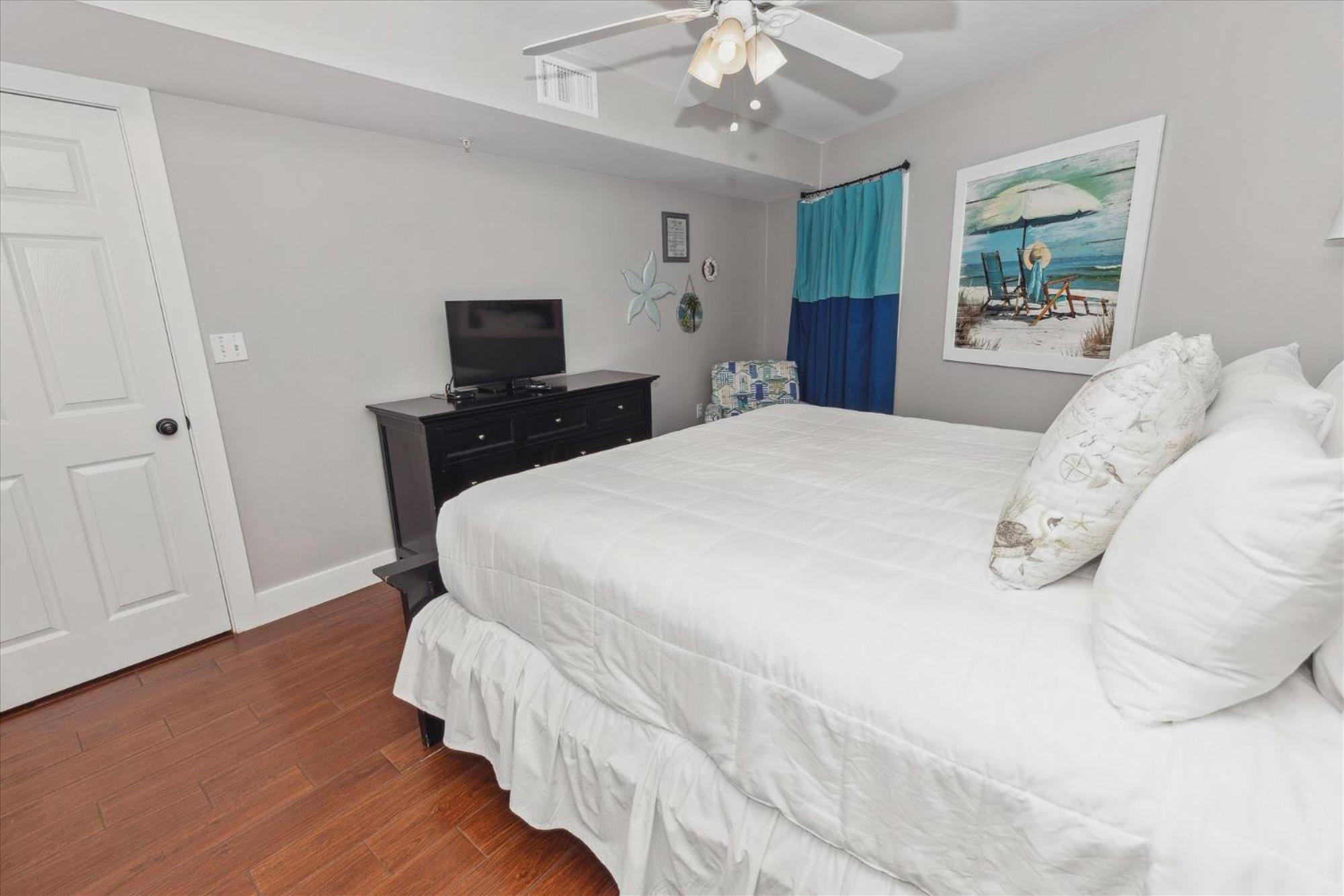 Apartment Seacrest 308- By Isle