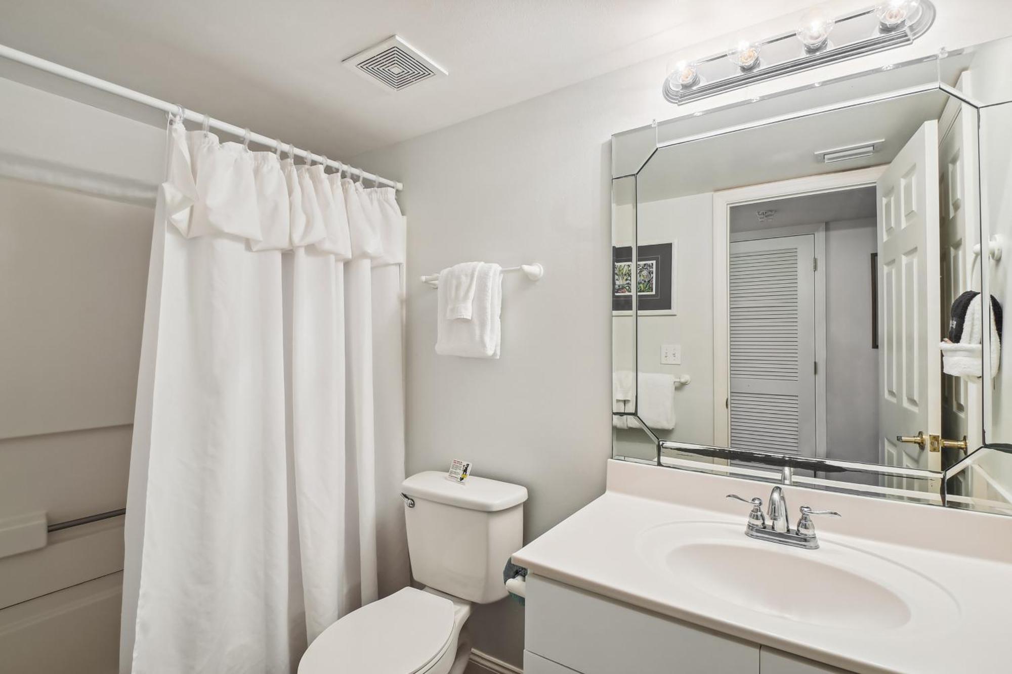 Seacrest 301a- By Isle Apartment Fort Walton Beach