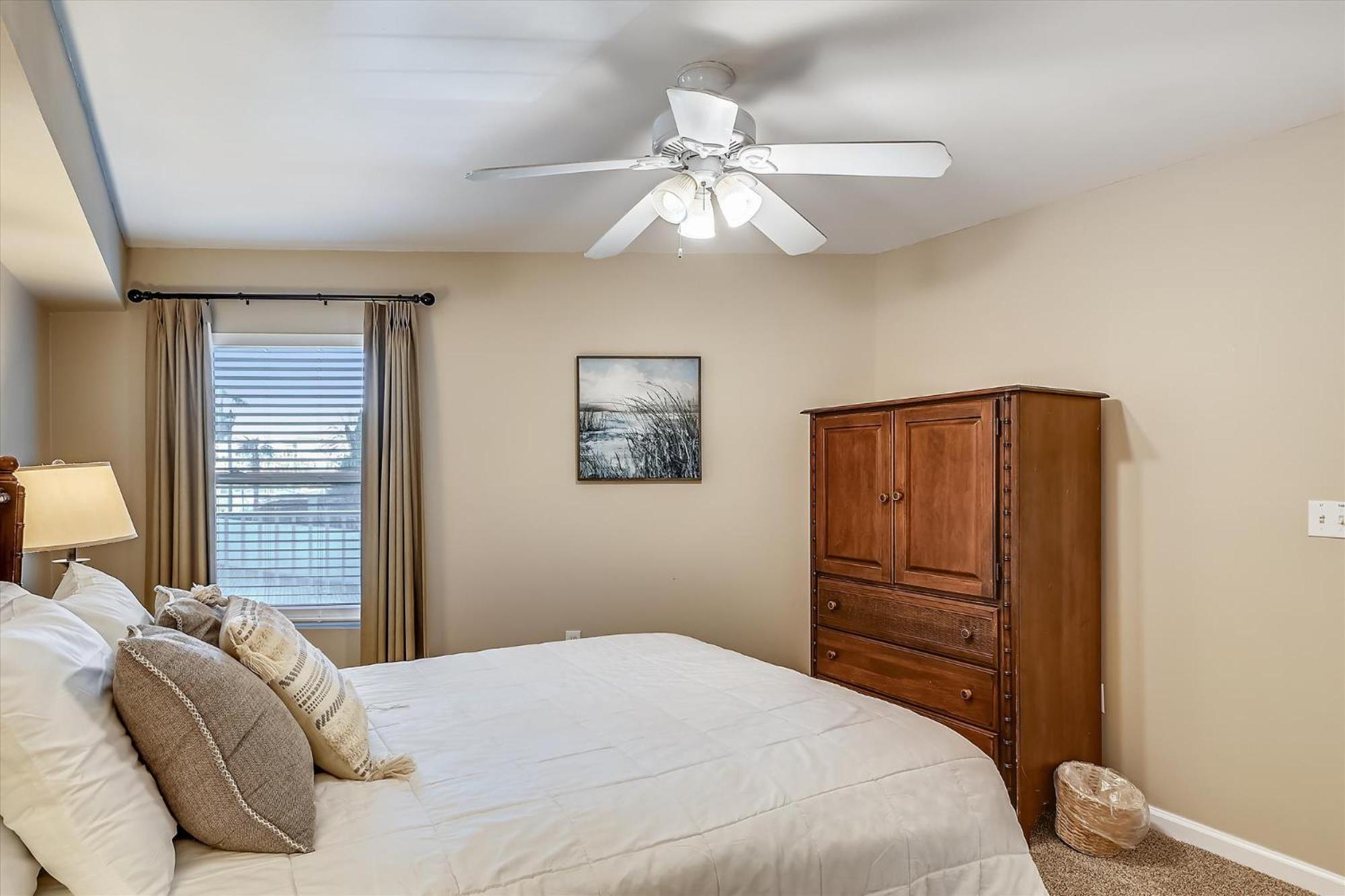 Apartment Seacrest 201b- By Isle