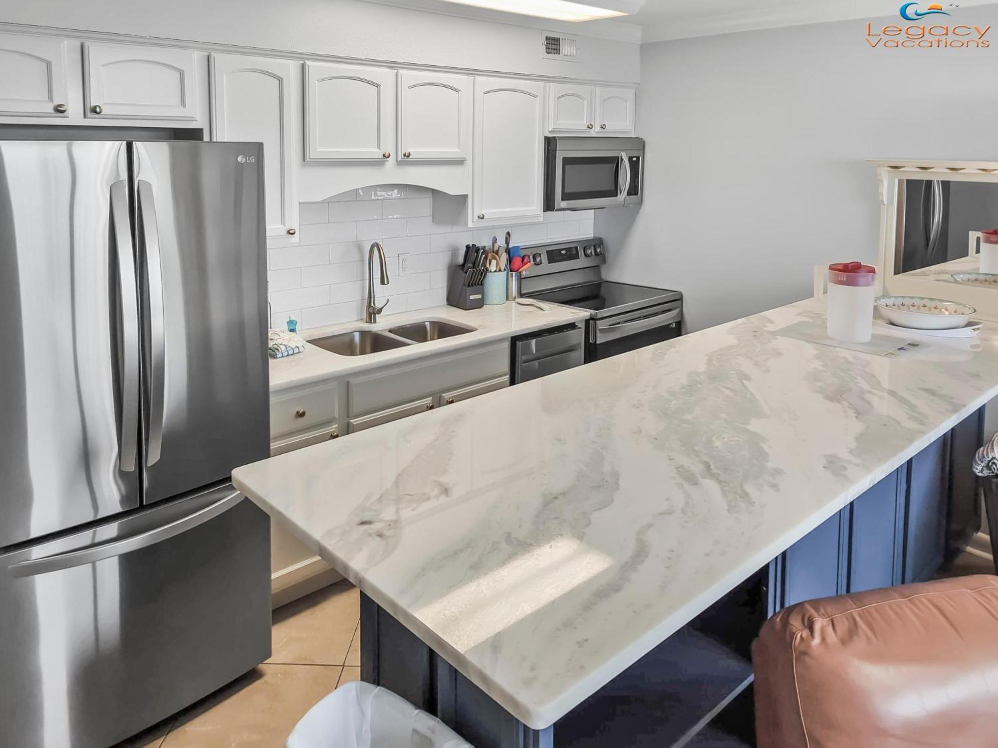 Is9-cozy Upstairs Beachfront - King Beds Apartment