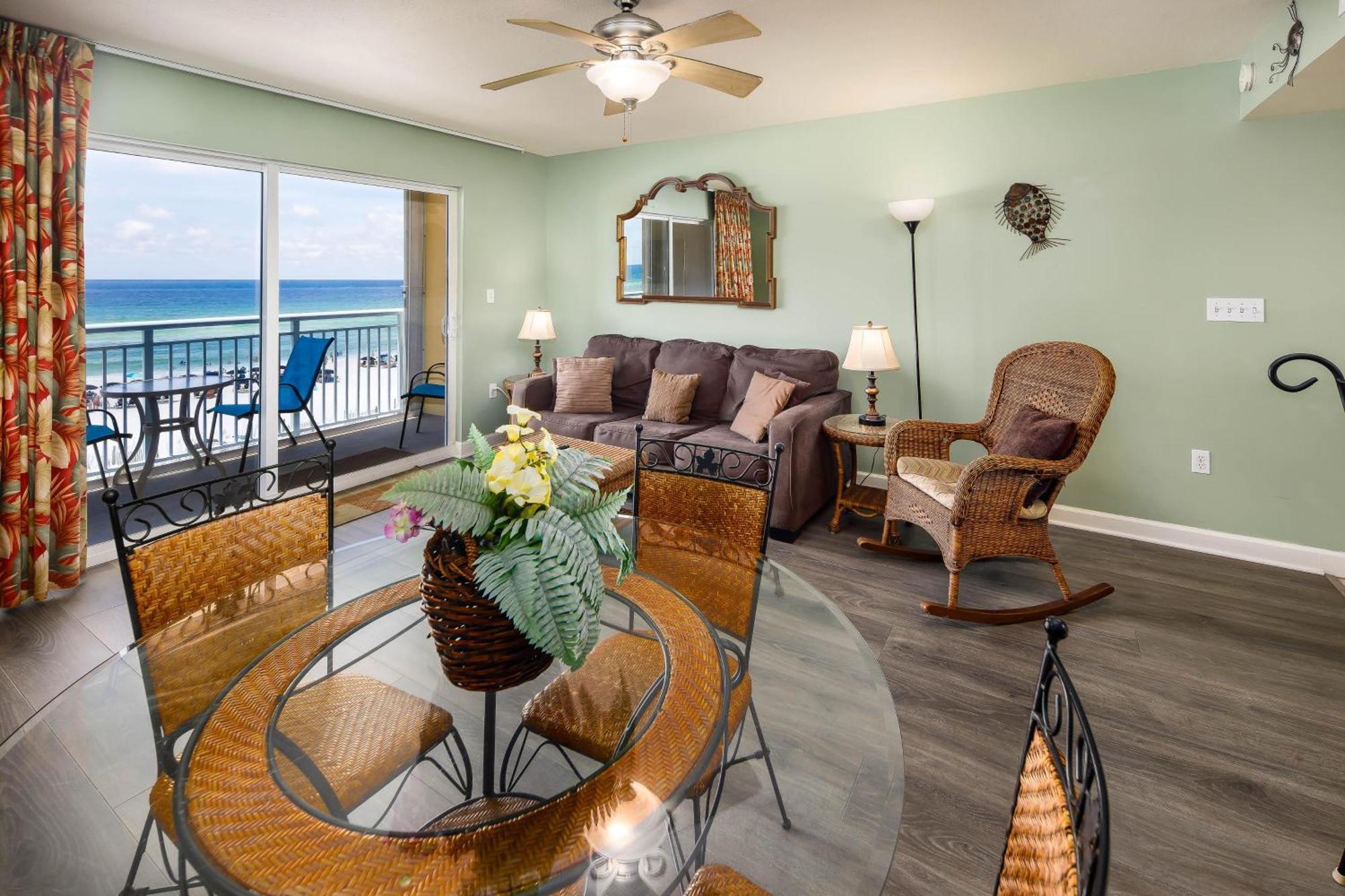 Apartment Pelican Isle 402