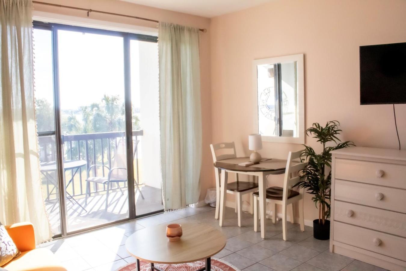 Beautiful Condo-studio In Walton