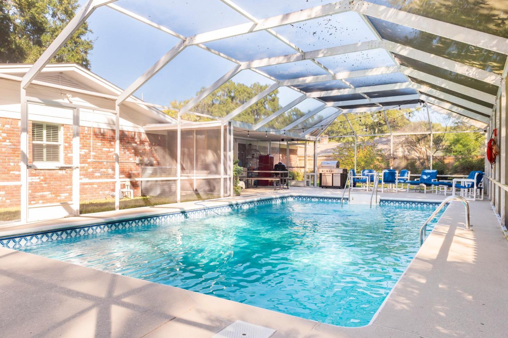 Holiday home Paradise Living-pool, Sauna, Grill, 5 Bedrooms! *