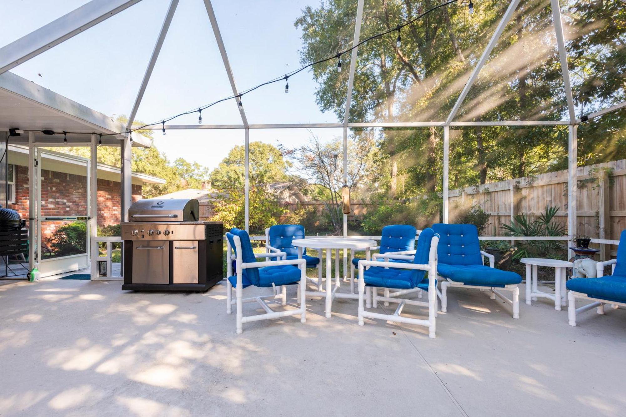 Paradise Living-pool, Sauna, Grill, 5 Bedrooms! *