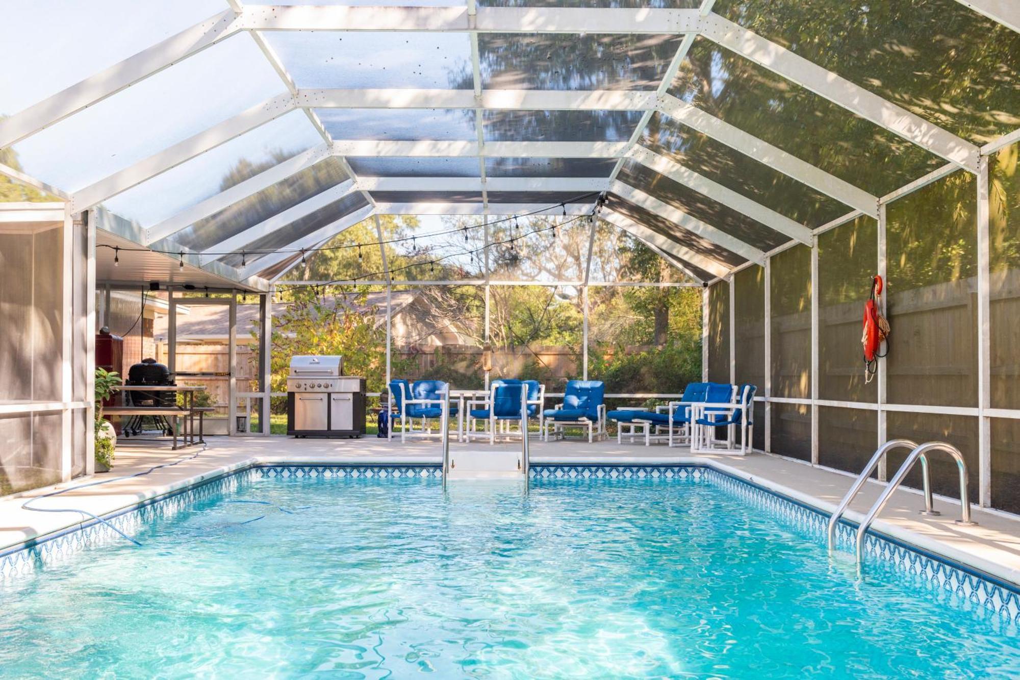 Paradise Living-pool, Sauna, Grill, 5 Bedrooms! Fort Walton Beach