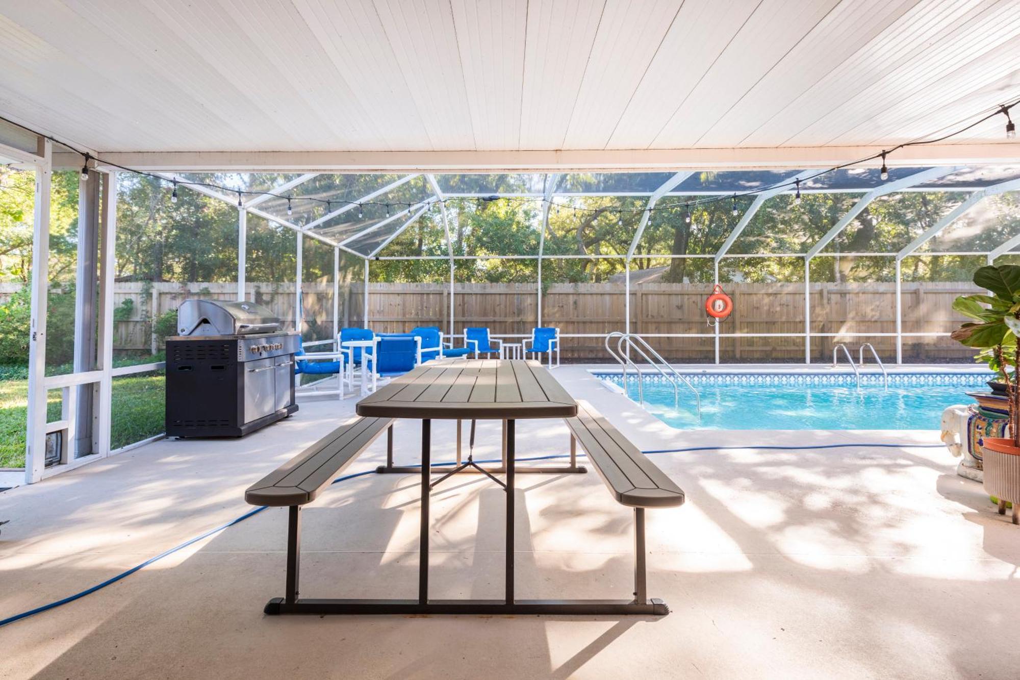 Paradise Living-pool, Sauna, Grill, 5 Bedrooms! Holiday home *