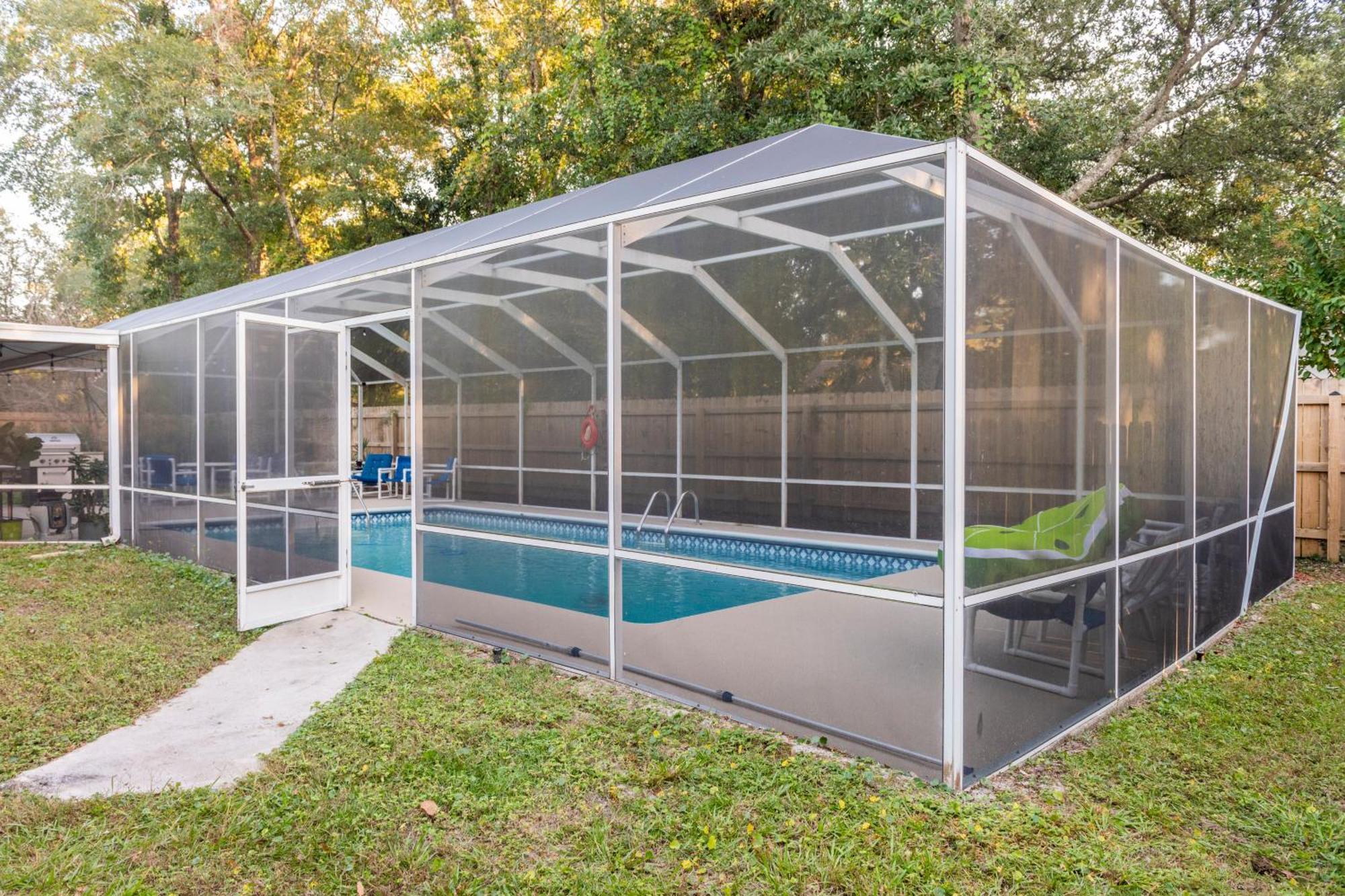Holiday home Paradise Living-pool, Sauna, Grill, 5 Bedrooms! Fort Walton Beach