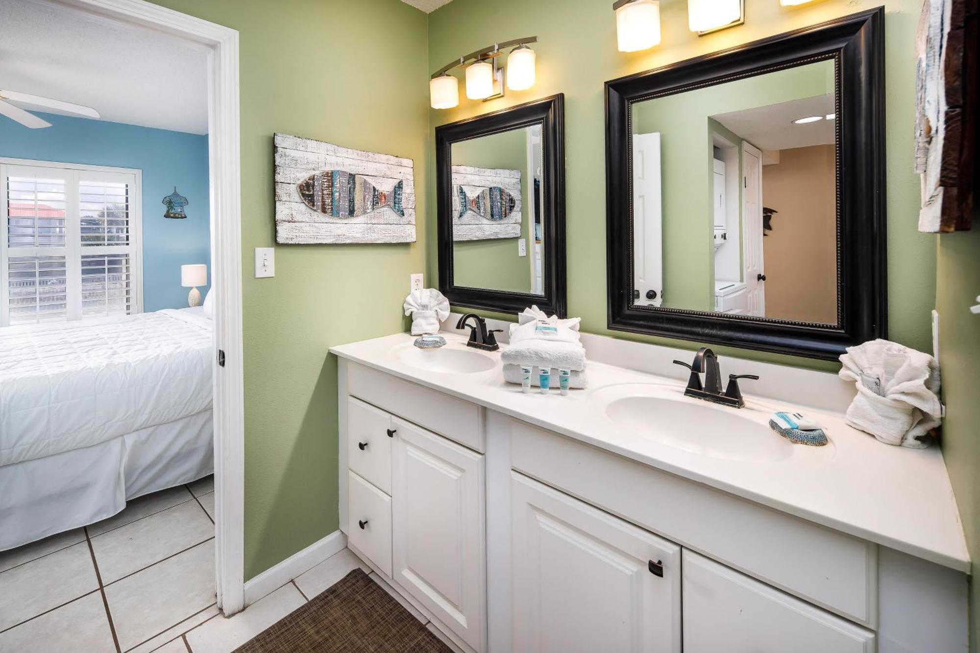 Emerald Twrs West 1004 * Fort Walton Beach