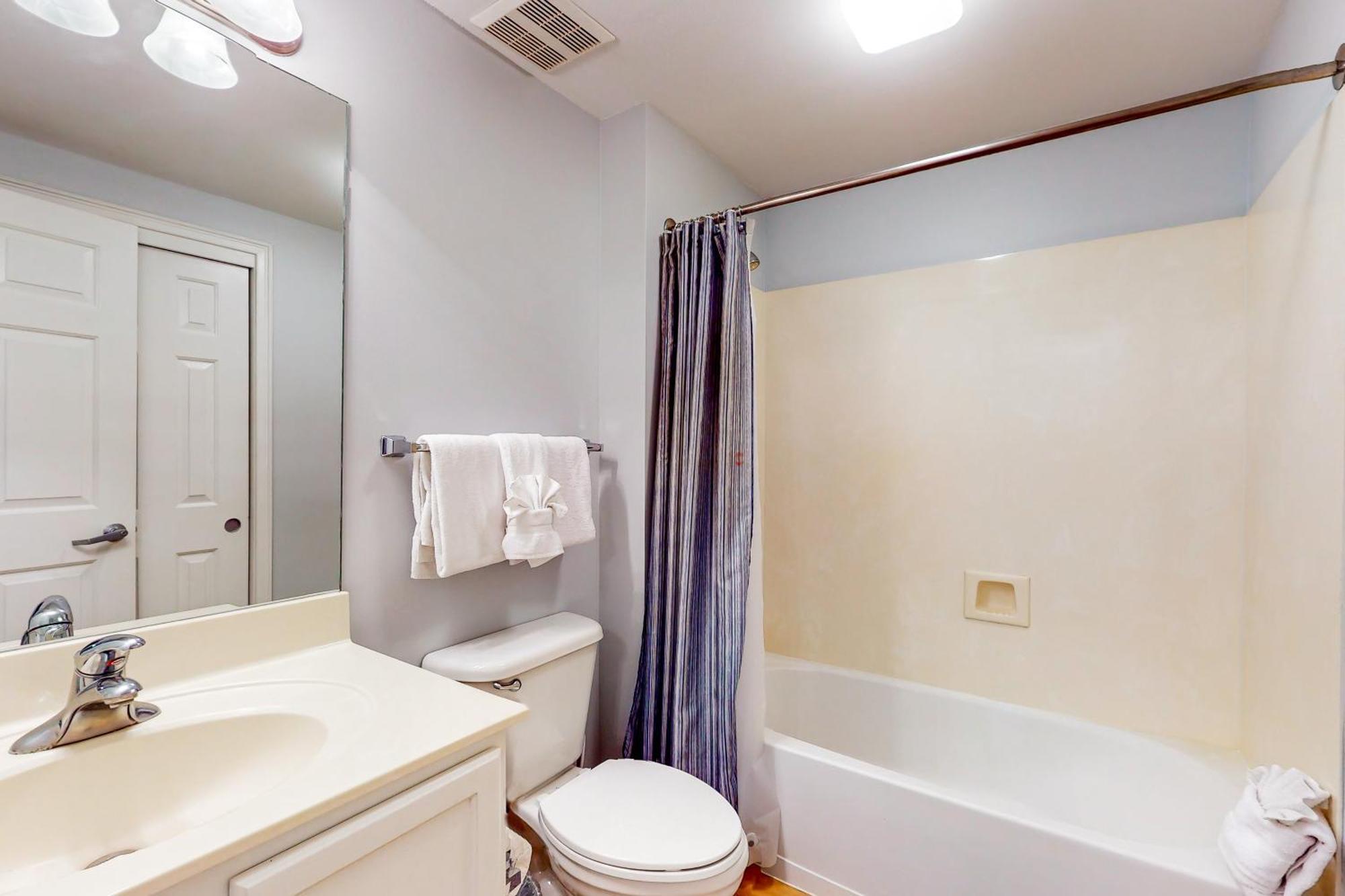 Waters Edge 203 Apartment