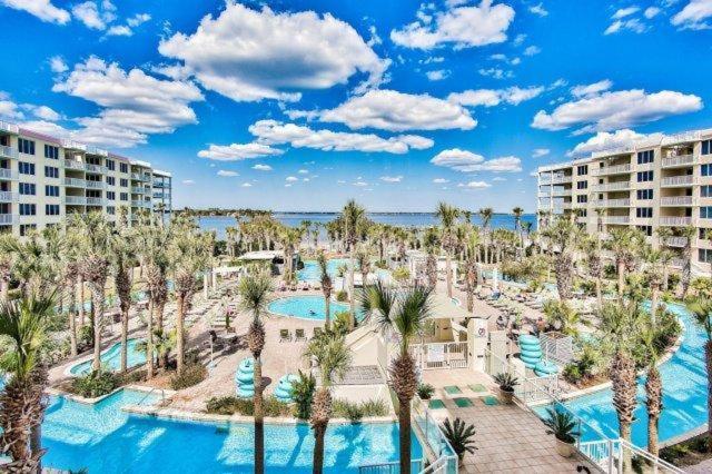 Destin West Pelican#408-resort Corner Lazy River! Holiday home