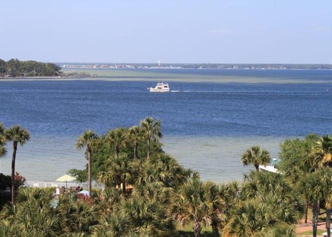 Destin West Pelican#408-resort Corner Lazy River! Holiday home *