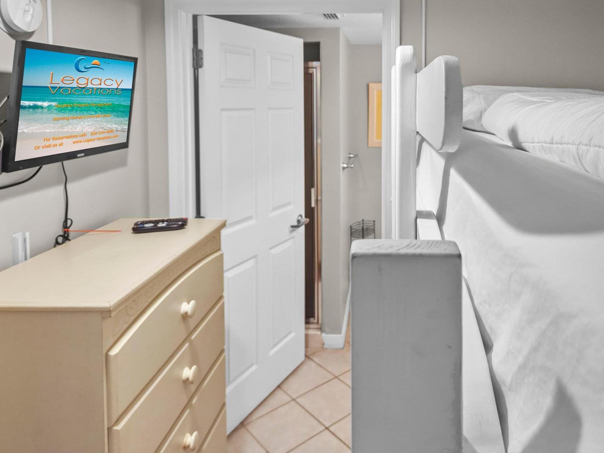 Destin West Pelican#408-resort Corner Lazy River! Holiday home *