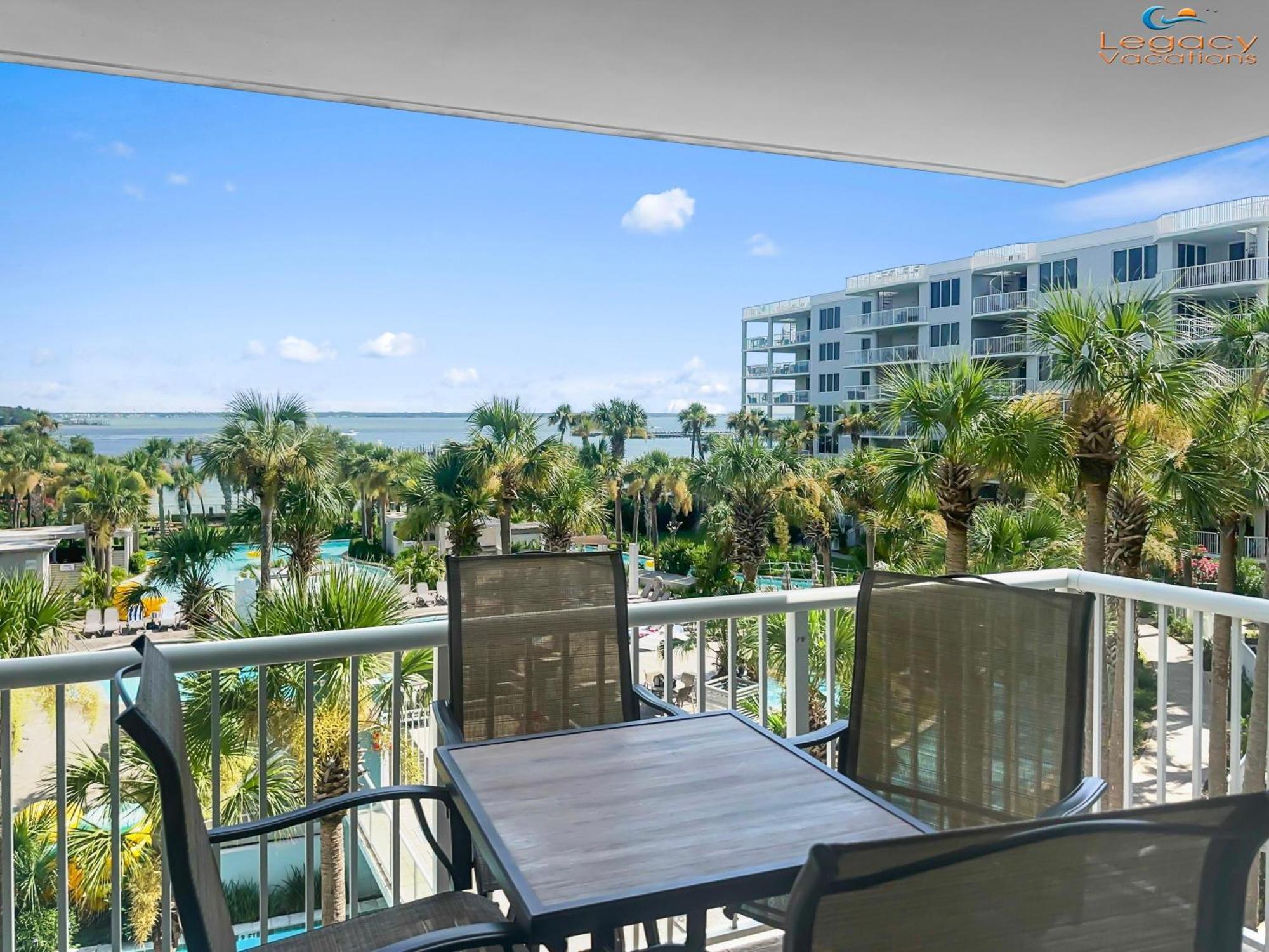 Destin West Pelican#408-resort Corner Lazy River! Holiday home Fort Walton Beach
