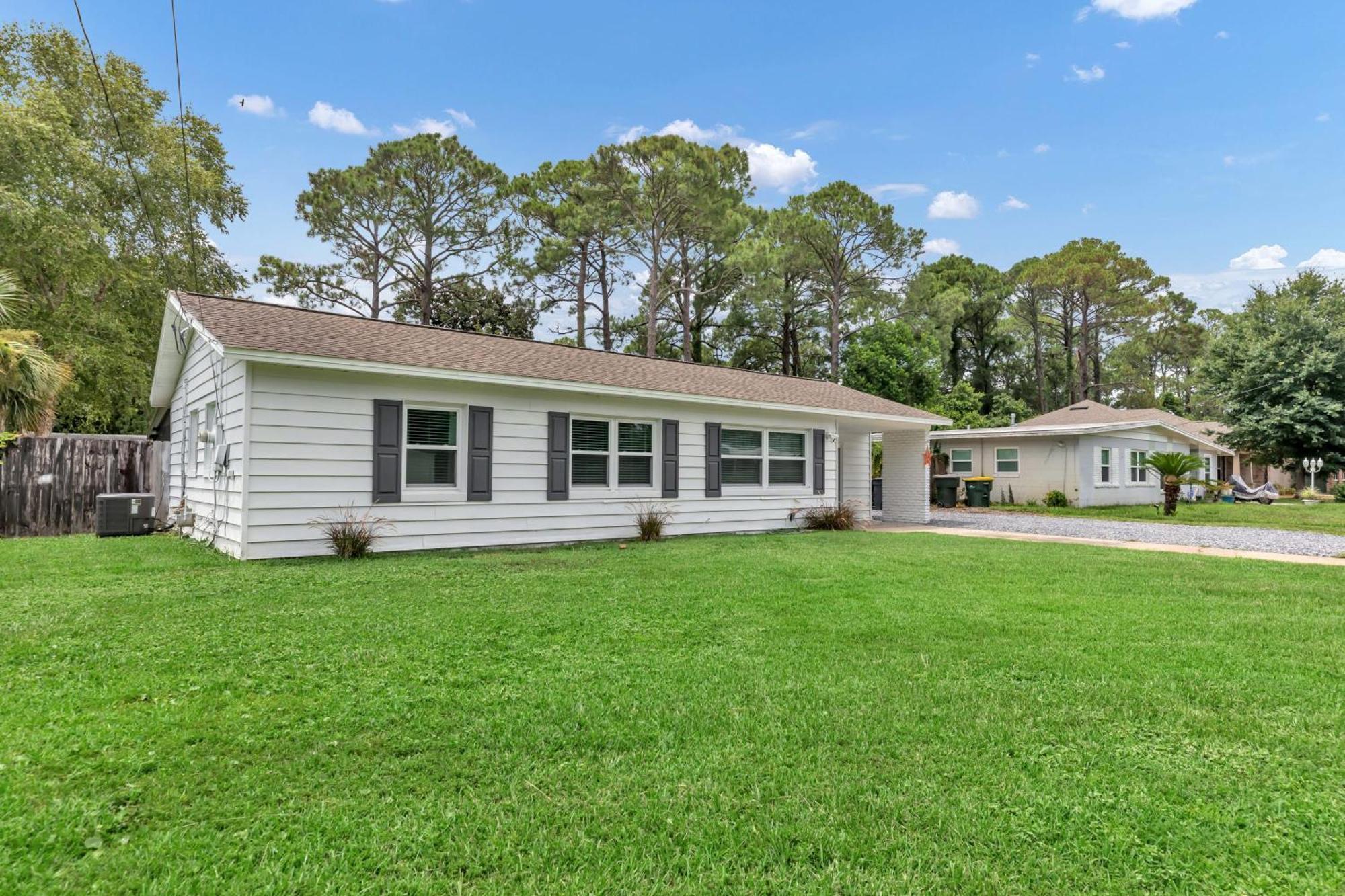Holiday home Memorial House - Ping Pong, Grill, Arcade, Beach! Fort Walton Beach