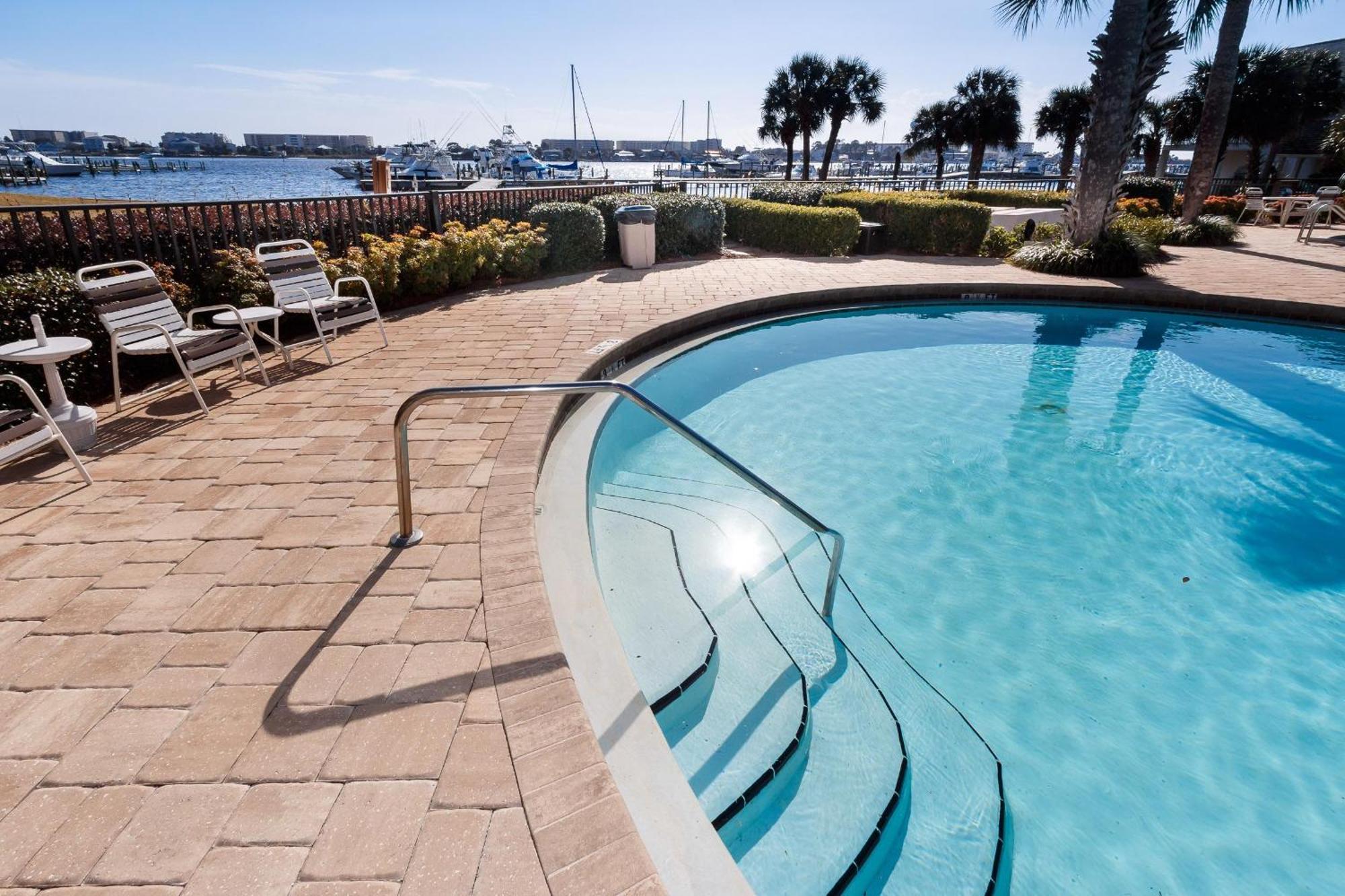 Pb A115 -cozy Poolside - Close To And Attractions! Apartment *