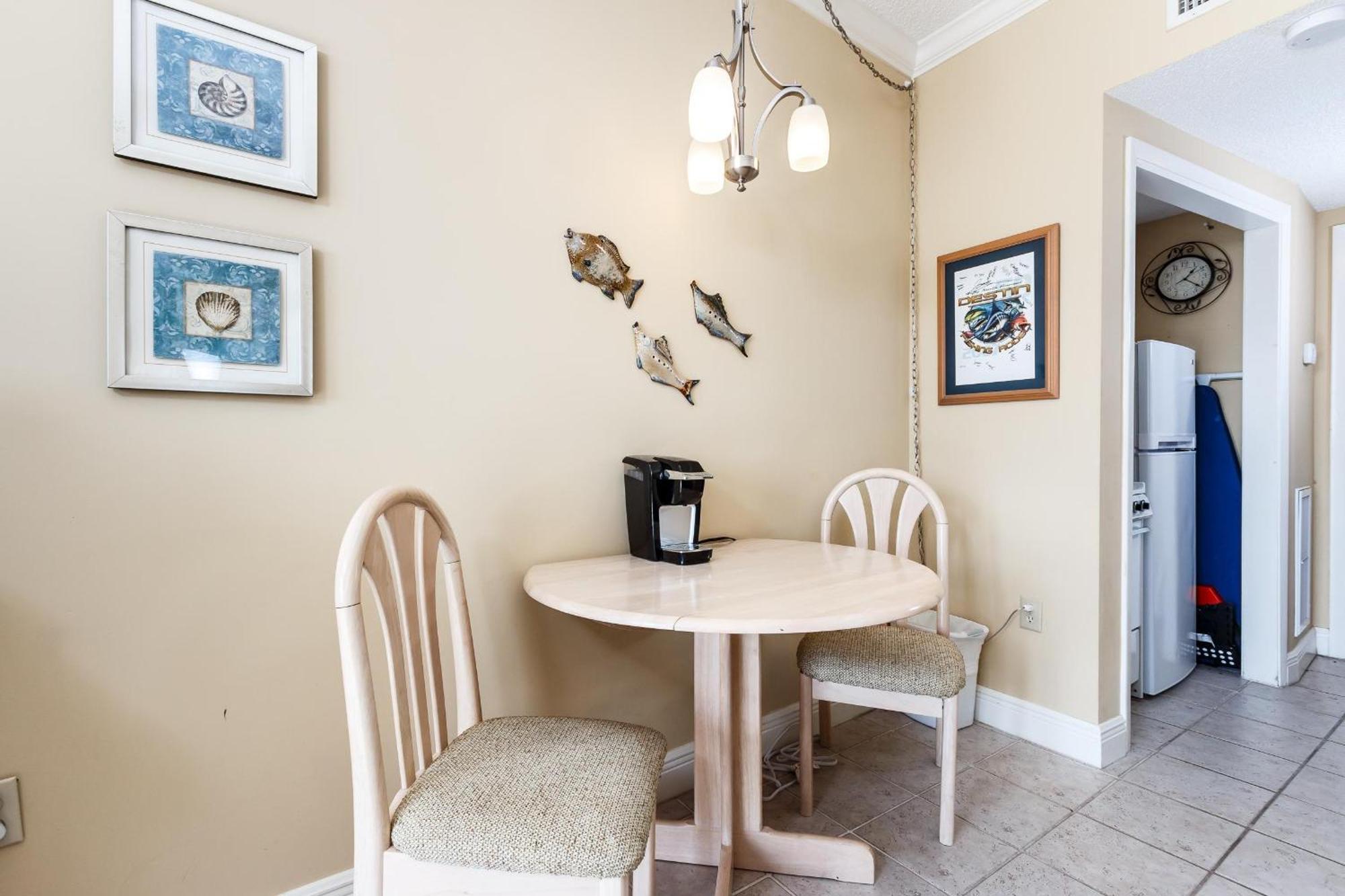 Pb A115 -cozy Poolside - Close To And Attractions! *