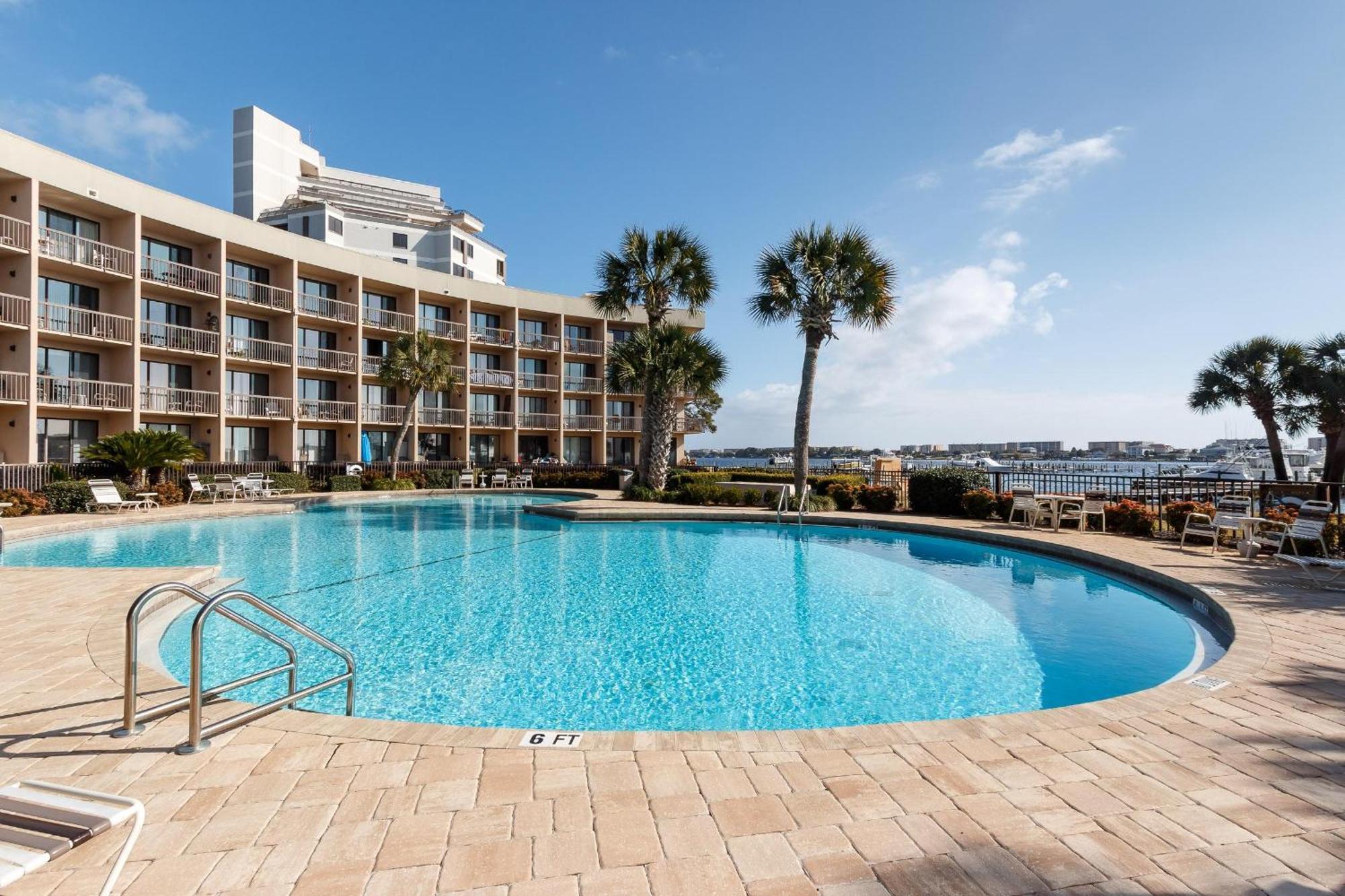 Pb A115 -cozy Poolside - Close To And Attractions! Apartment