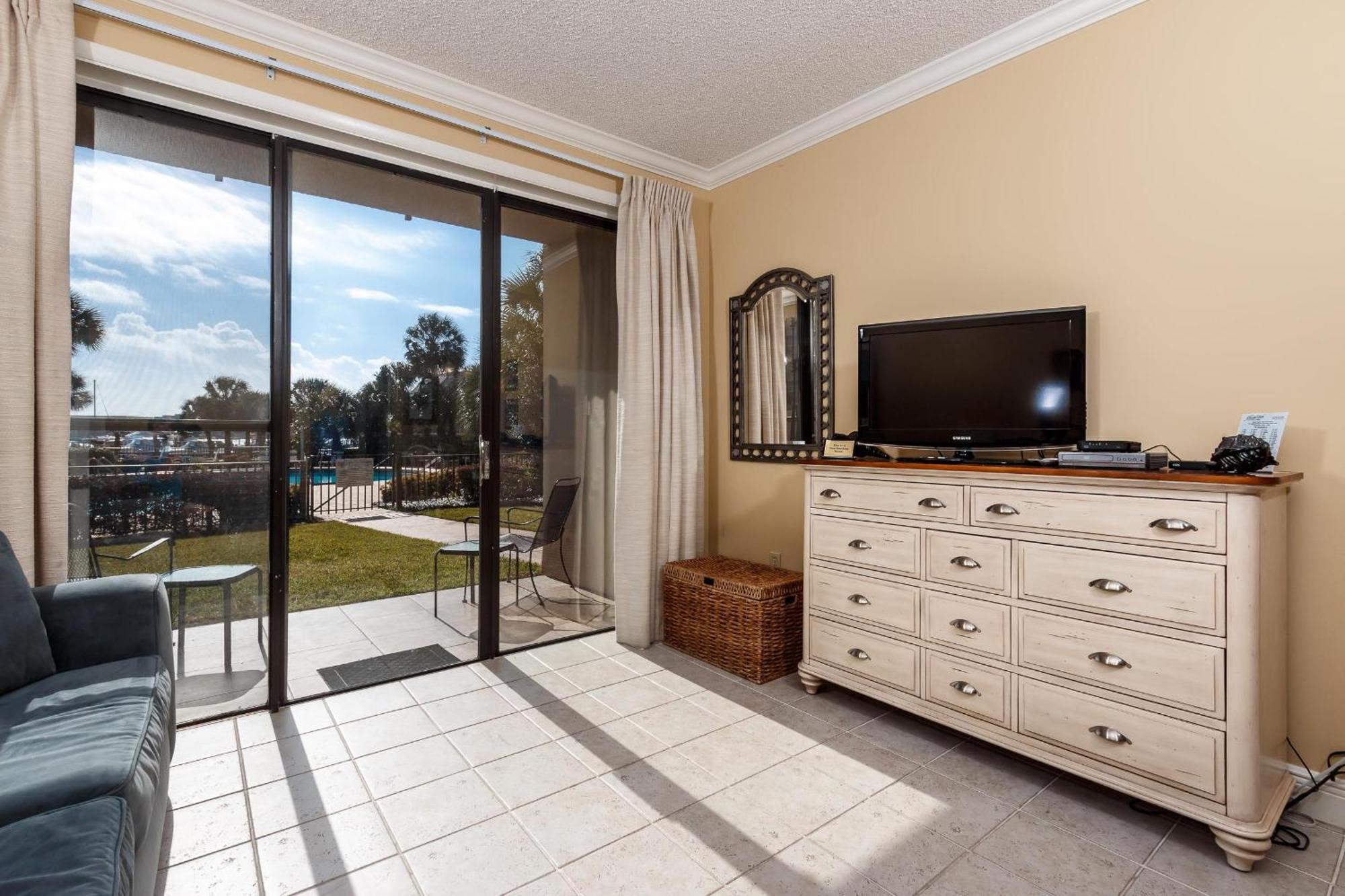 Pb A115 -cozy Poolside - Close To And Attractions! * Fort Walton Beach
