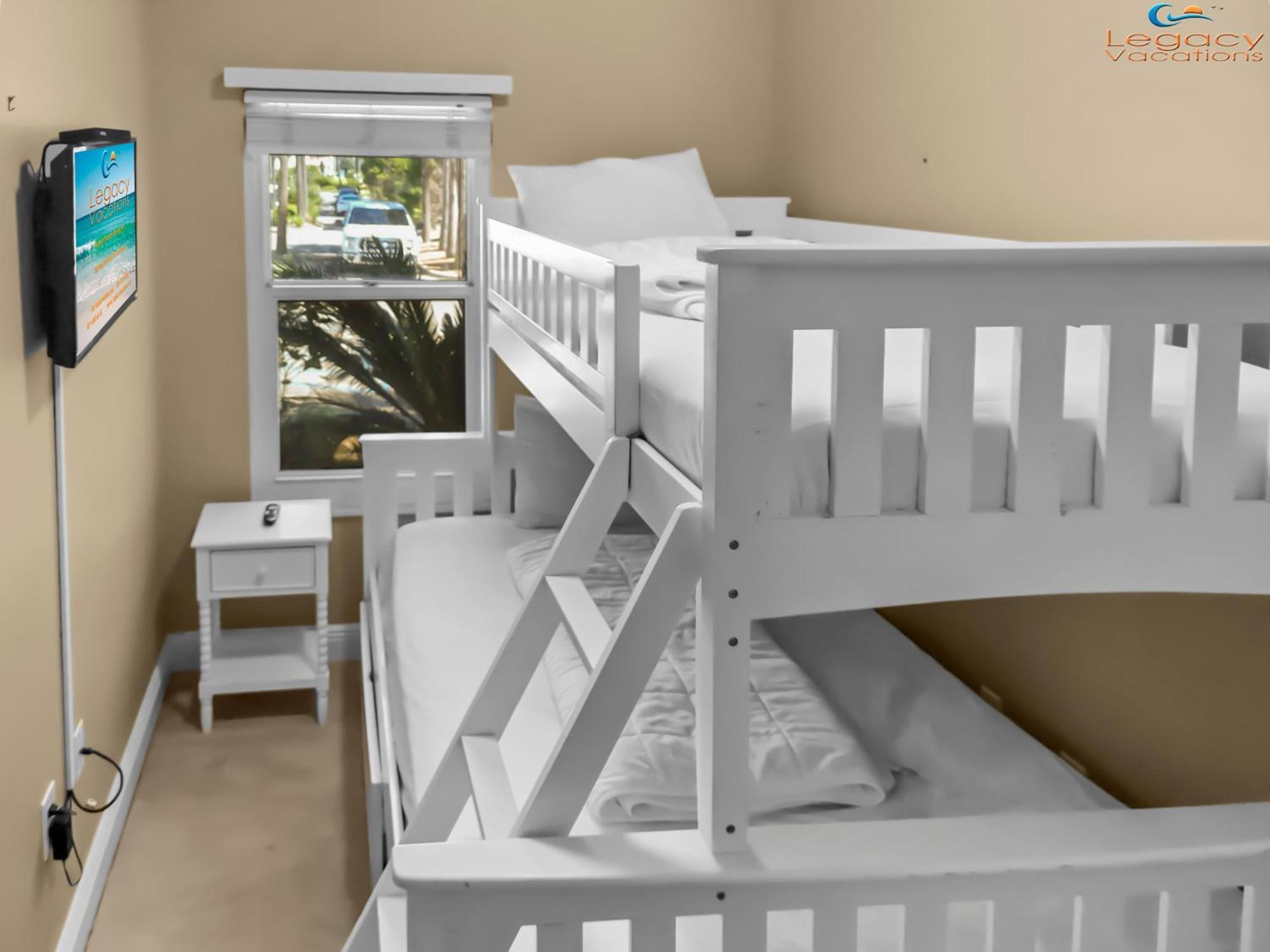 Smp 101 - 3 Bedroom Bchfront Poolside - Sleeps 9!