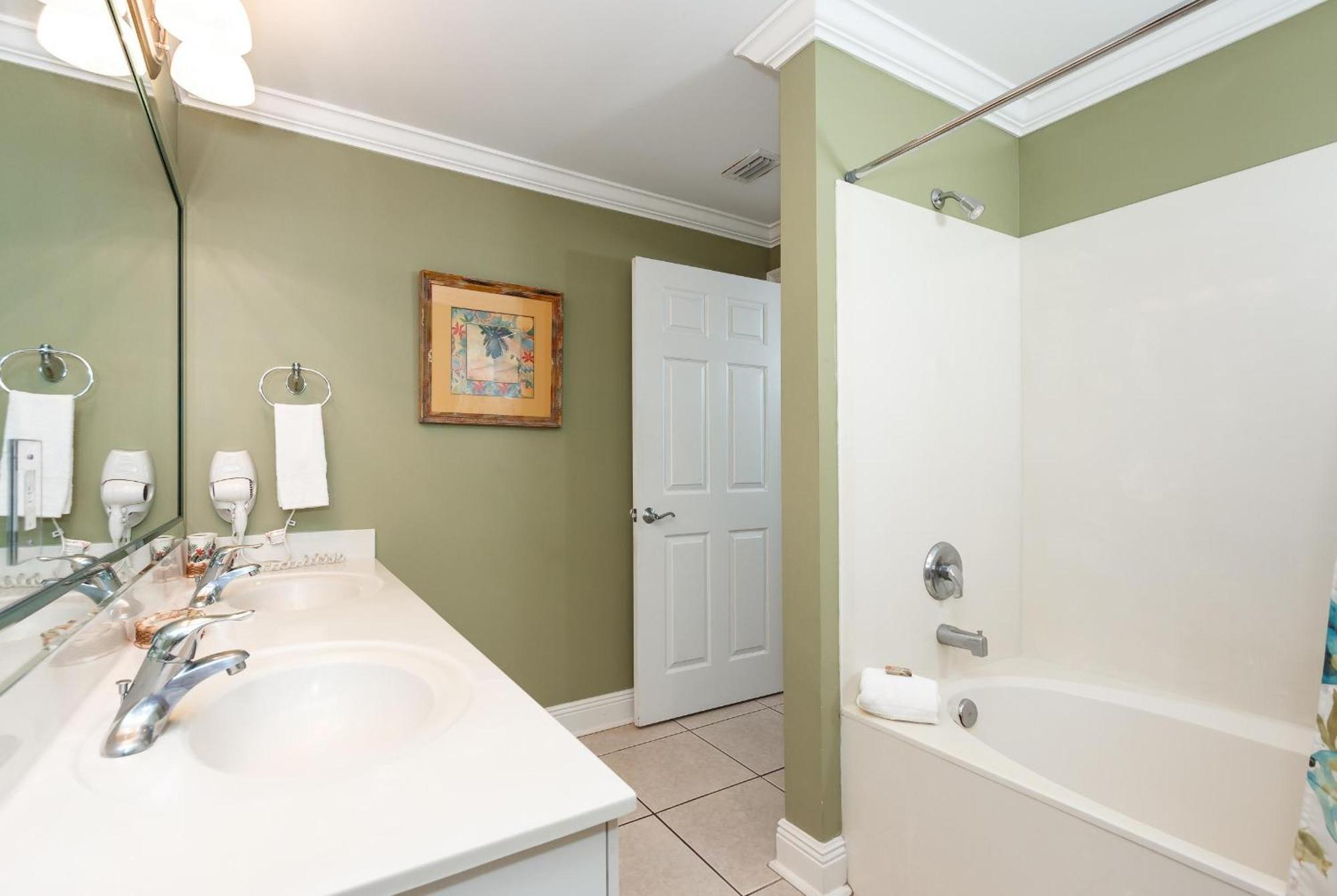 Smp 101 - 3 Bedroom Bchfront Poolside - Sleeps 9! * Fort Walton Beach