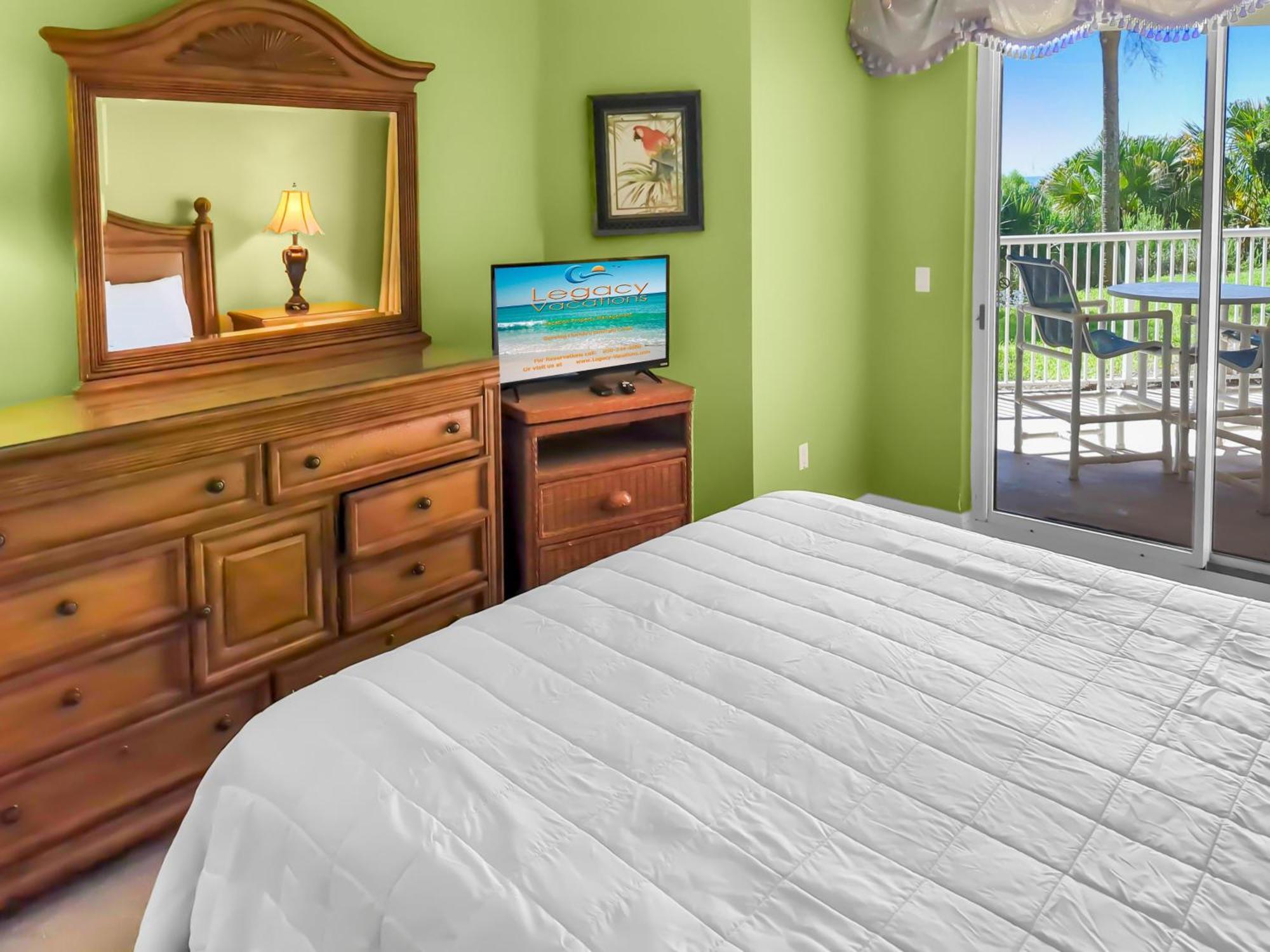 Smp 101 - 3 Bedroom Bchfront Poolside - Sleeps 9! Apartment