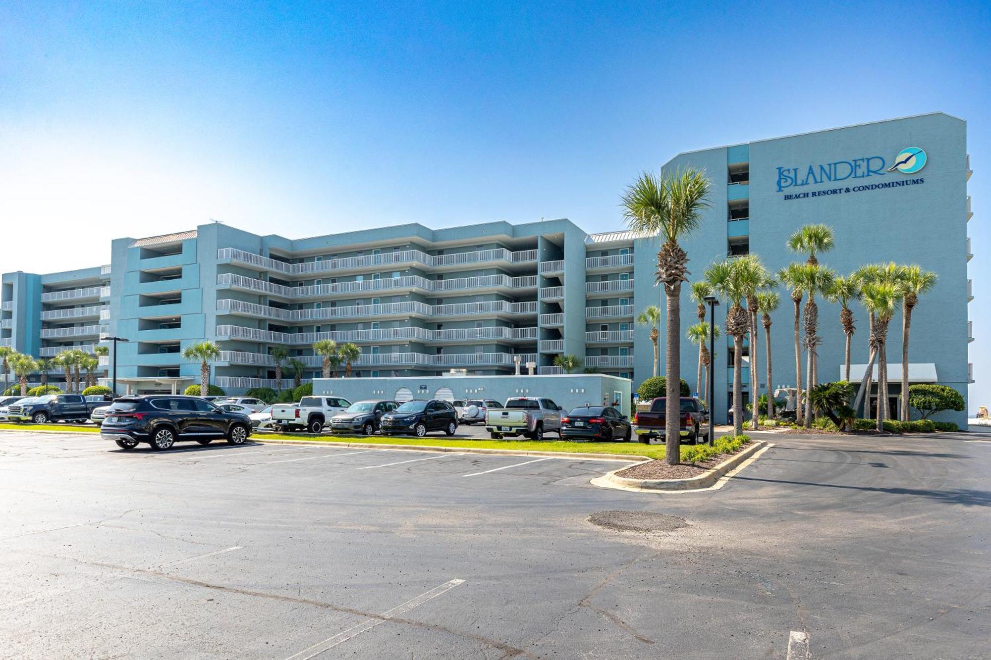Apartment Seacrest 501b- By Isle