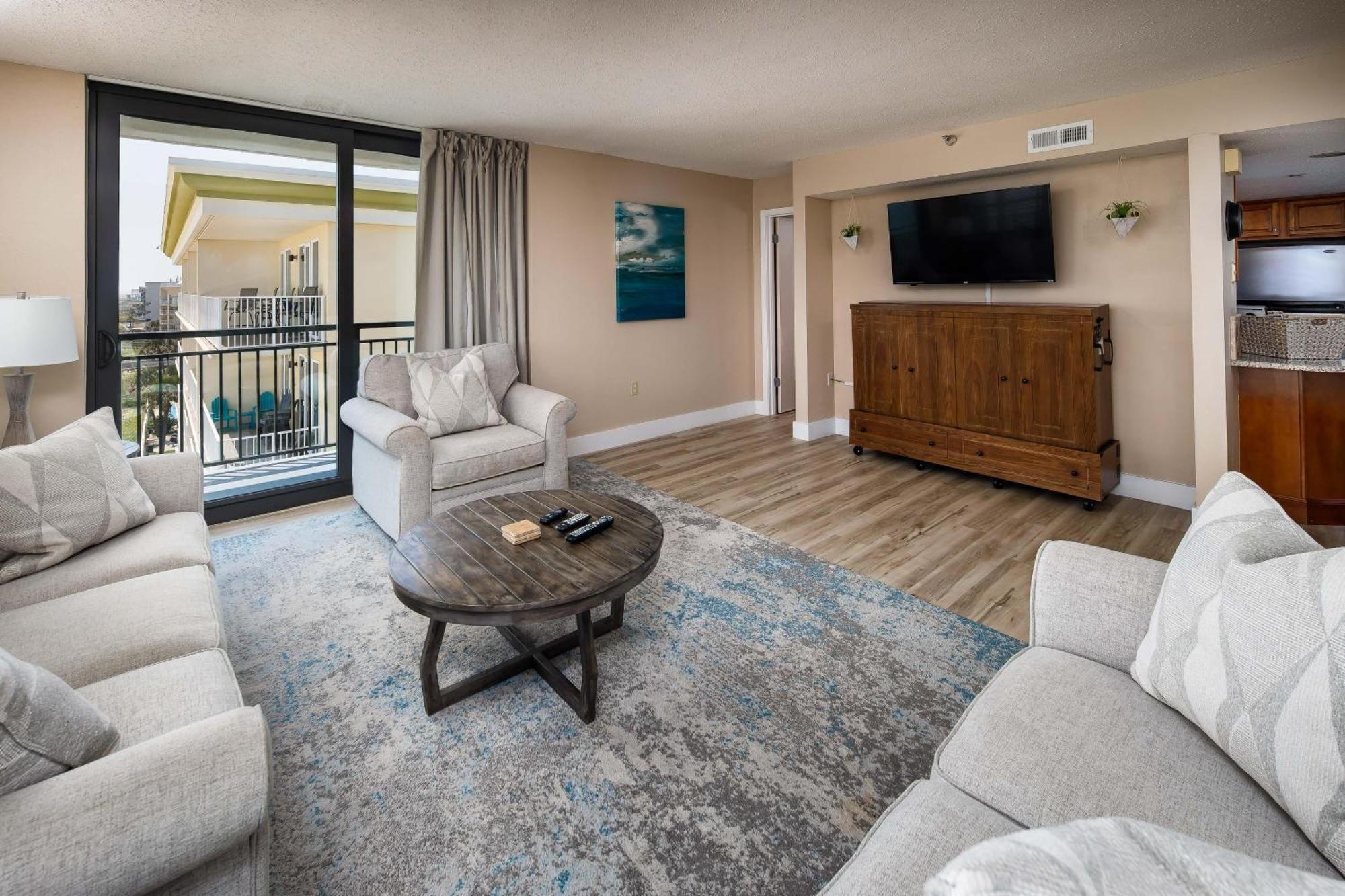 Nautilus 1701 Gulf Front 2 Bedroom Large Penthouse Huge Wrap Around Balcony Holiday home Fort Walton Beach