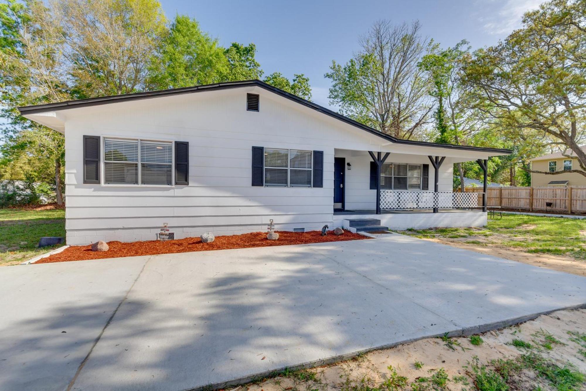 Sunny Walton Vacation With Yard! * Fort Walton Beach