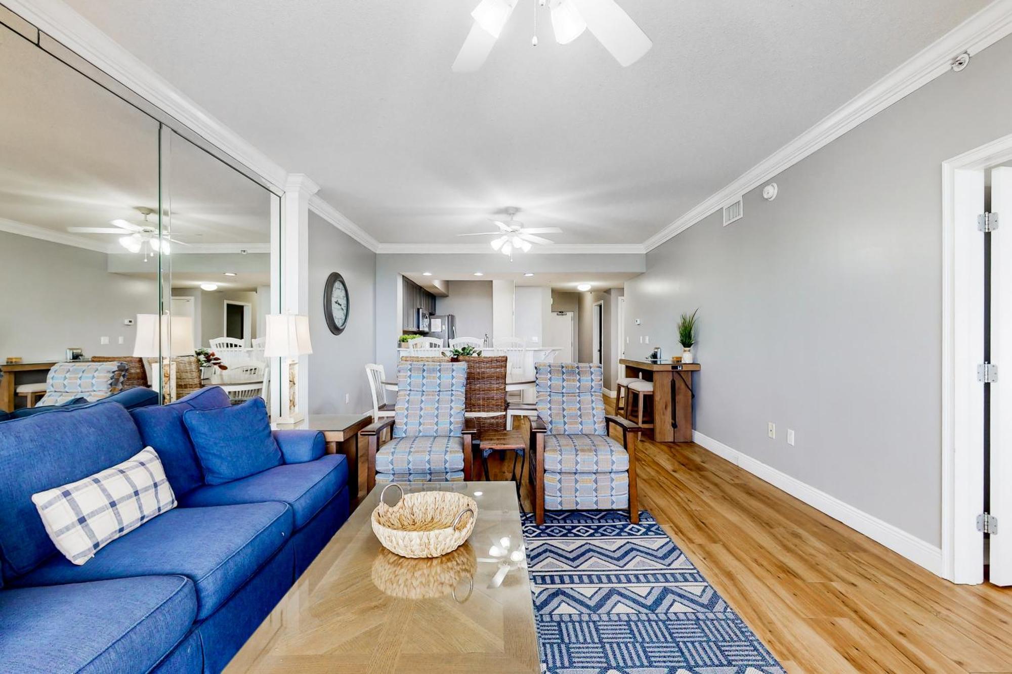 Waters Edge 105 Apartment