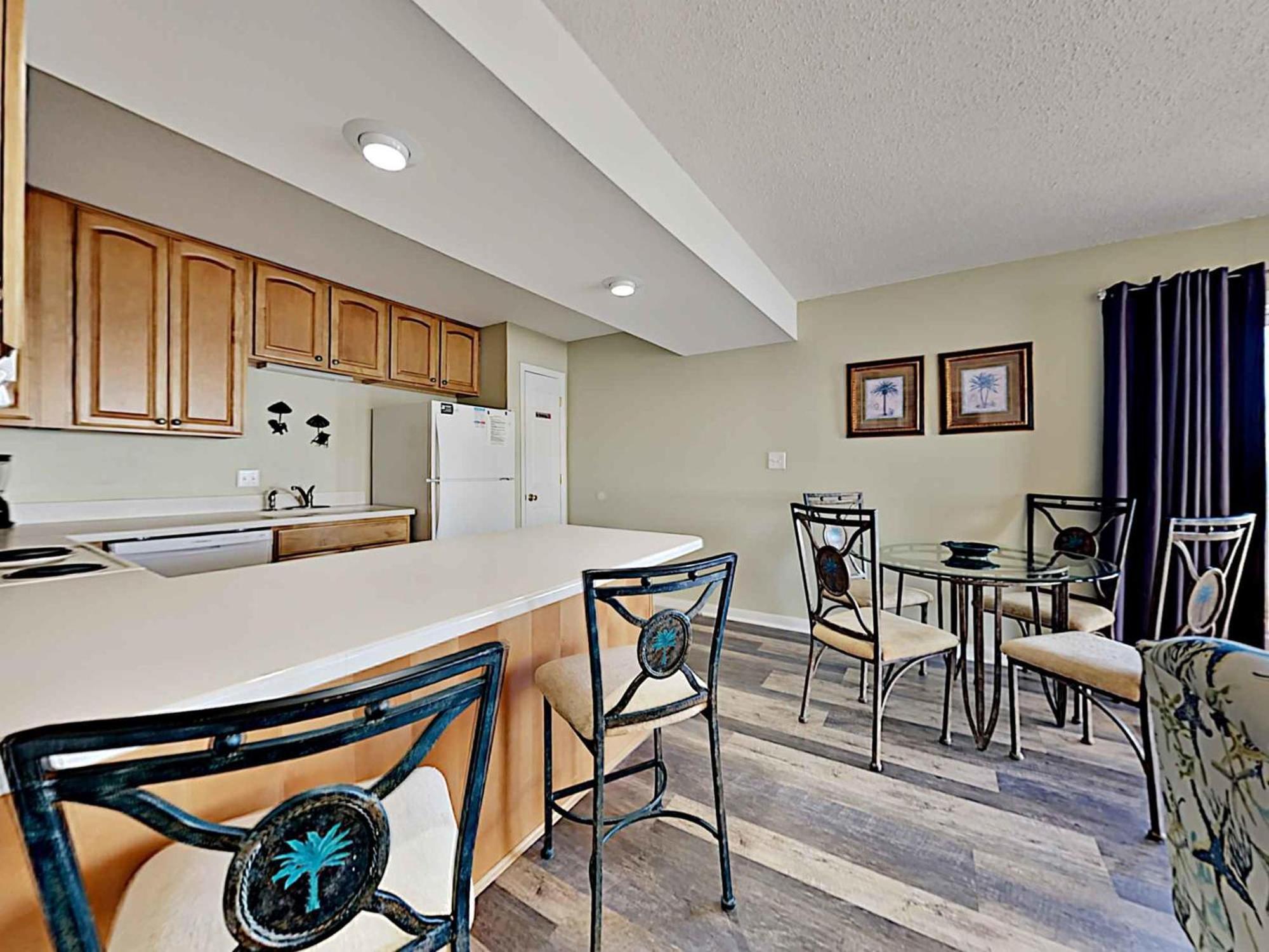 Aqua #401 Apartment