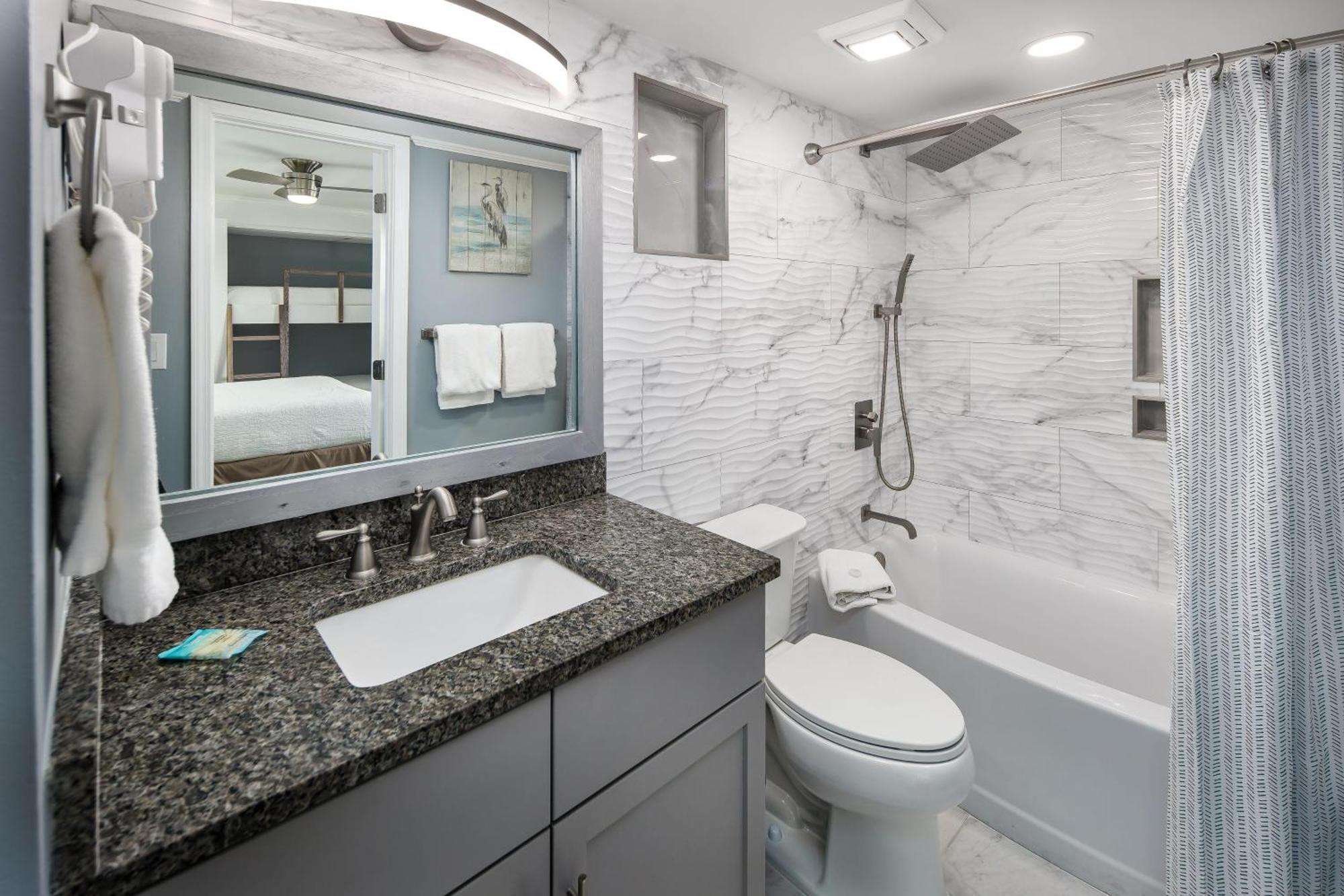 Nautilus 2509 Gulf View 2 Bedroom 5th Floor Free Service Fort Walton Beach