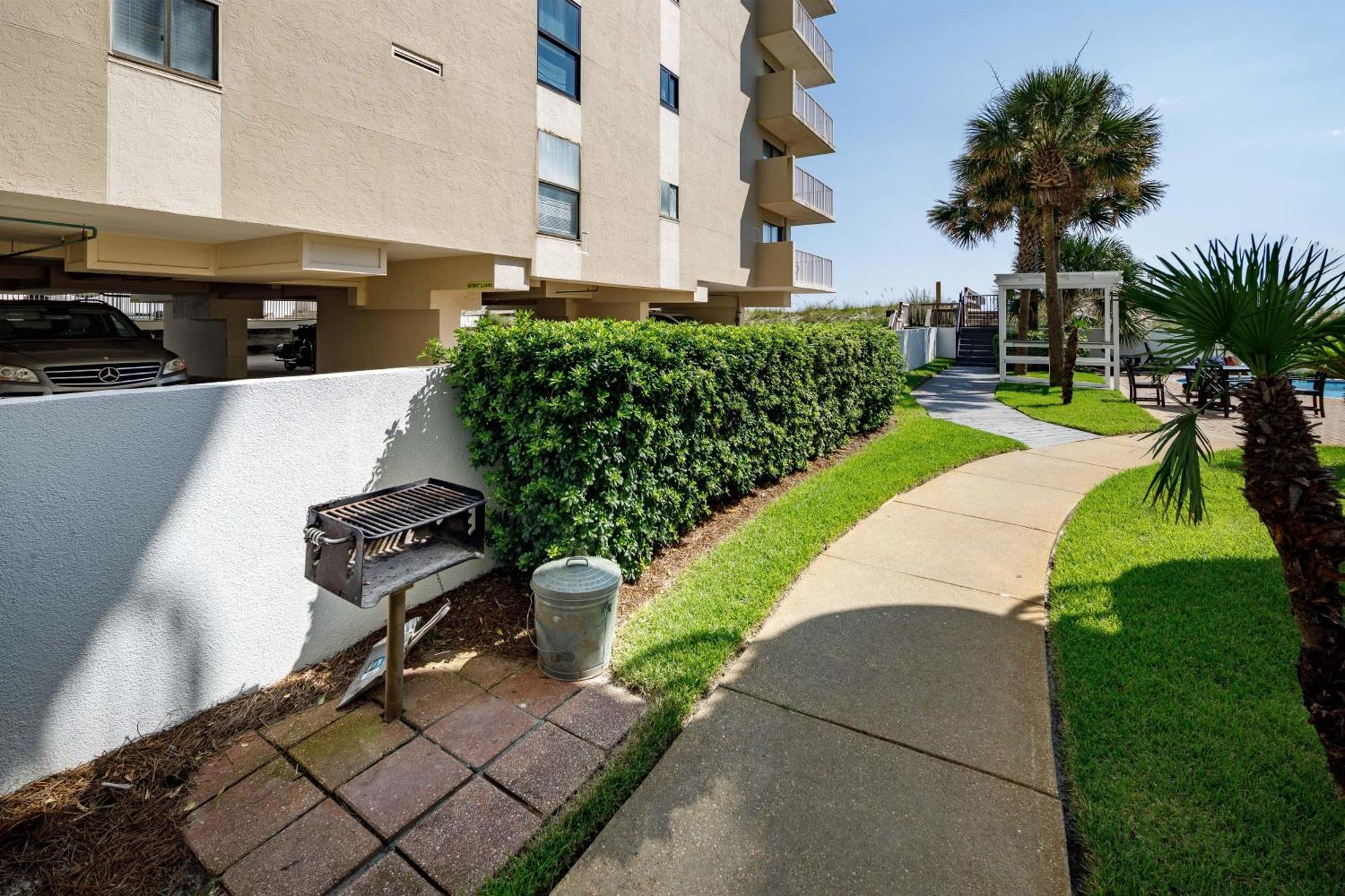 Dune Pointe 201